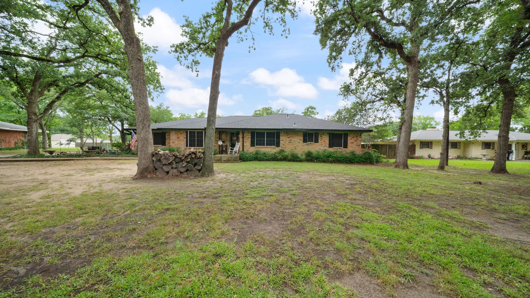 Single Family Residence For Sale in Dallas County , 313 Shadywood Lane, Seagoville, Texas 75159, 4 Bedroom, 2 Bathroom, 3 Garage spaces, 2,448 Sqft, built in 1968, mls#21247225, Real Estate Agent in Seagoville, Homes For Sale in Dallas county, Homes For Sale in Seagoville, Realtor in Seagoville Texas, Real Estate Brokerage Independent Realty Texas, Luminita Cordes Realtor