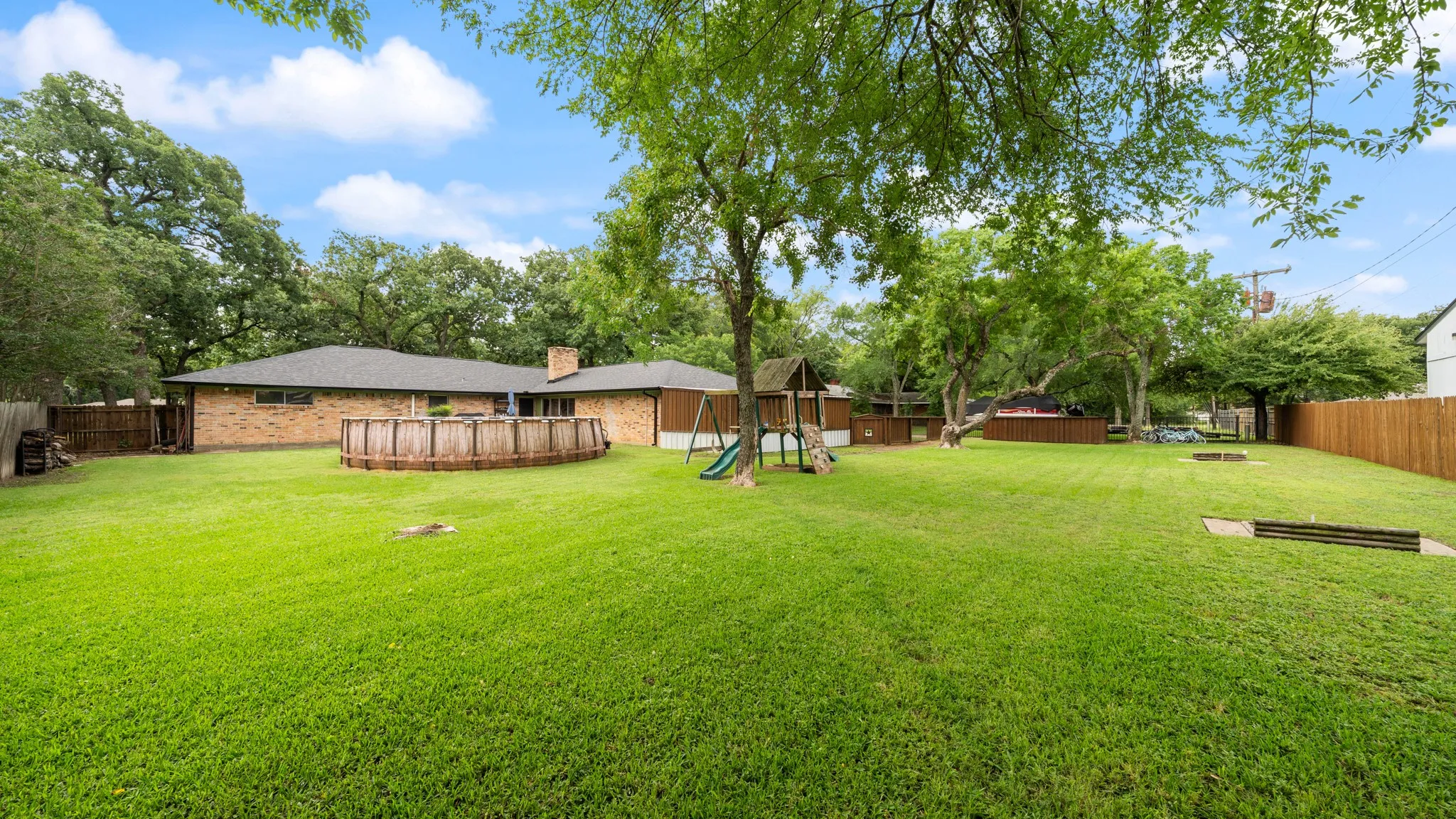 Single Family Residence For Sale in Dallas County , 313 Shadywood Lane, Seagoville, Texas 75159, 4 Bedroom, 2 Bathroom, 3 Garage spaces, 2,448 Sqft, built in 1968, mls#21247225, Real Estate Agent in Seagoville, Homes For Sale in Dallas county, Homes For Sale in Seagoville, Realtor in Seagoville Texas, Real Estate Brokerage Independent Realty Texas, Luminita Cordes Realtor