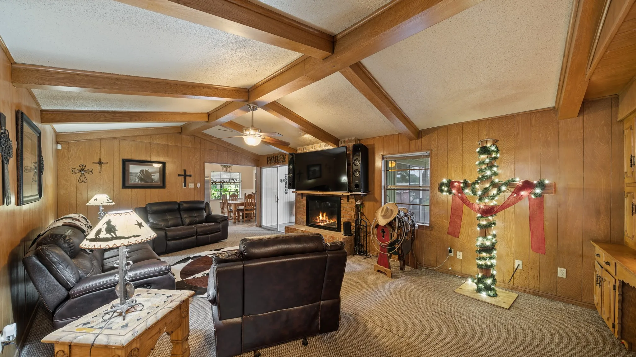Single Family Residence For Sale in Dallas County , 313 Shadywood Lane, Seagoville, Texas 75159, 4 Bedroom, 2 Bathroom, 3 Garage spaces, 2,448 Sqft, built in 1968, mls#21247225, Real Estate Agent in Seagoville, Homes For Sale in Dallas county, Homes For Sale in Seagoville, Realtor in Seagoville Texas, Real Estate Brokerage Independent Realty Texas, Luminita Cordes Realtor