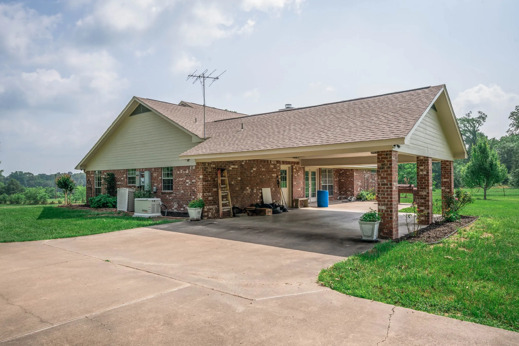 Farm For Sale in Upshur County , 3460 Hawk Road, Diana, Texas 75640, 4 Bedroom, 3 Bathroom, Garage spaces, 2,368 Sqft, built in 2003, Preowned, mls#21251087, Real Estate Agent in Diana, Homes For Sale in Upshur county, Homes For Sale in Diana, Realtor in Diana Texas, Real Estate Brokerage Independent Realty Texas, Luminita Cordes Realtor