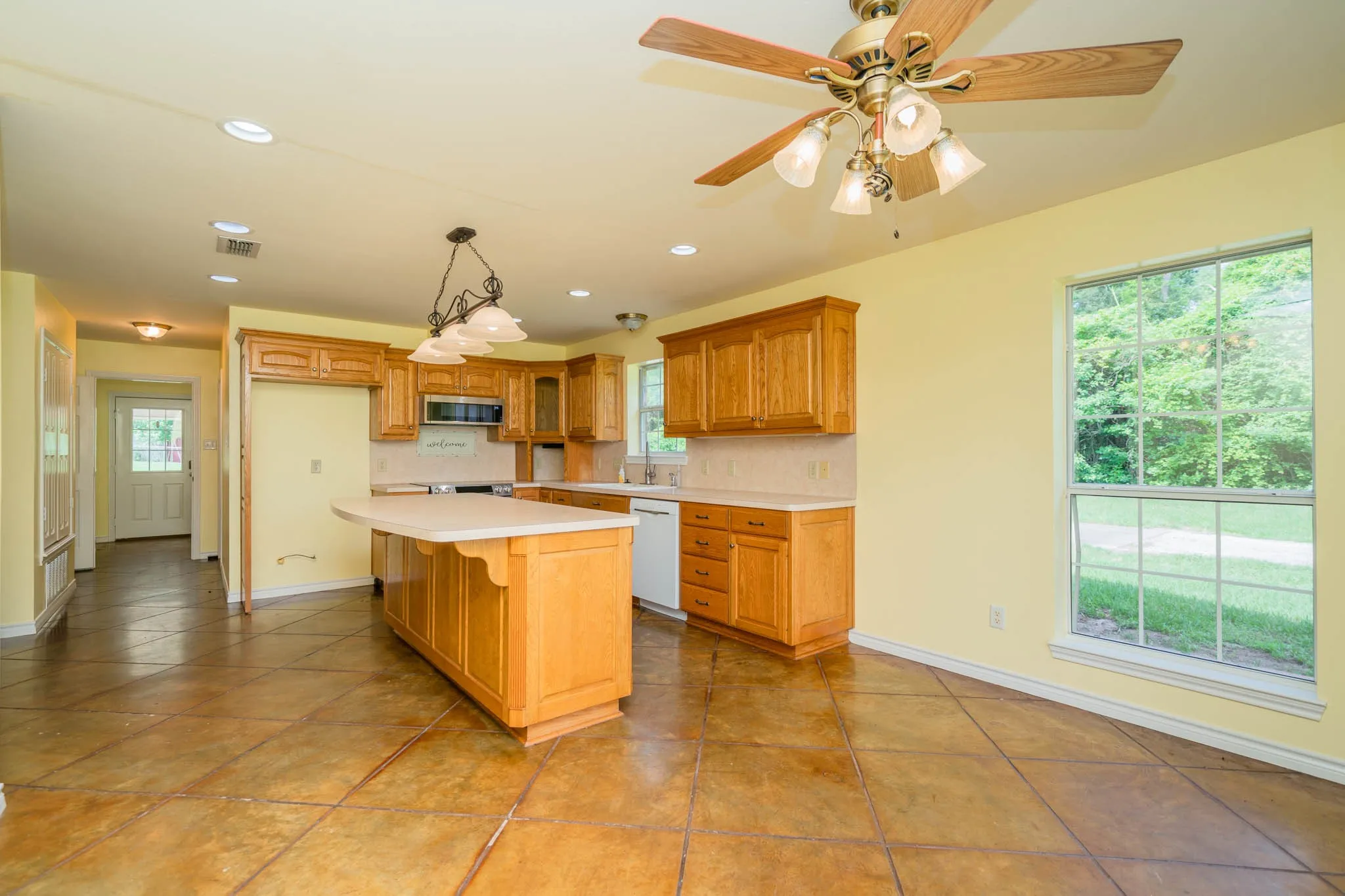 Farm For Sale in Upshur County , 3460 Hawk Road, Diana, Texas 75640, 4 Bedroom, 3 Bathroom, Garage spaces, 2,368 Sqft, built in 2003, Preowned, mls#21251087, Real Estate Agent in Diana, Homes For Sale in Upshur county, Homes For Sale in Diana, Realtor in Diana Texas, Real Estate Brokerage Independent Realty Texas, Luminita Cordes Realtor