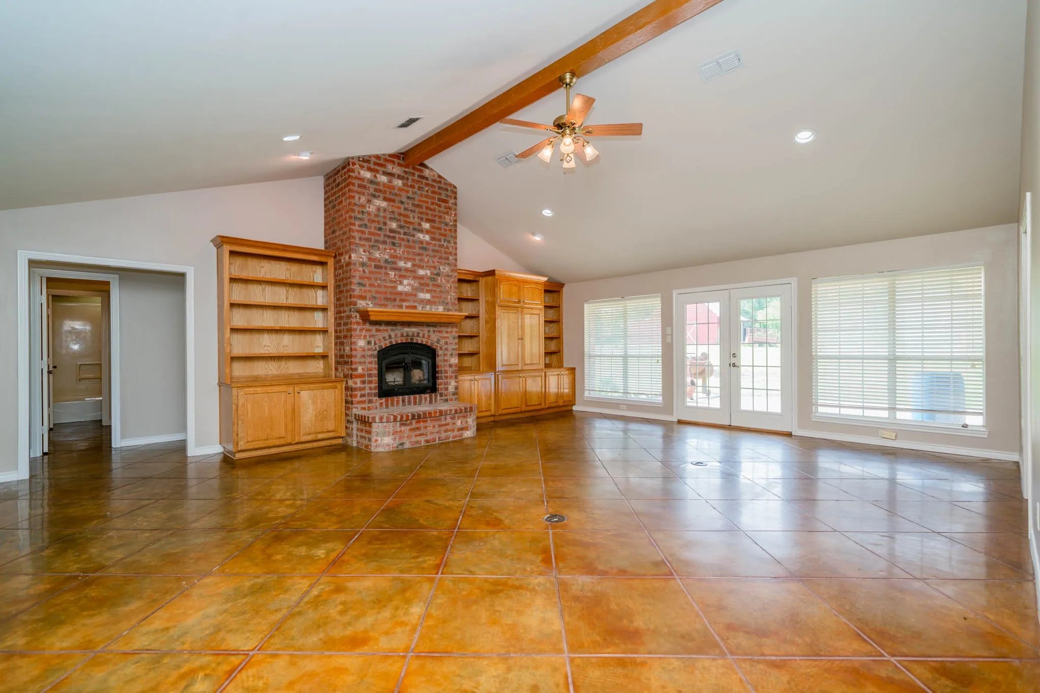 Farm For Sale in Upshur County , 3460 Hawk Road, Diana, Texas 75640, 4 Bedroom, 3 Bathroom, Garage spaces, 2,368 Sqft, built in 2003, Preowned, mls#21251087, Real Estate Agent in Diana, Homes For Sale in Upshur county, Homes For Sale in Diana, Realtor in Diana Texas, Real Estate Brokerage Independent Realty Texas, Luminita Cordes Realtor