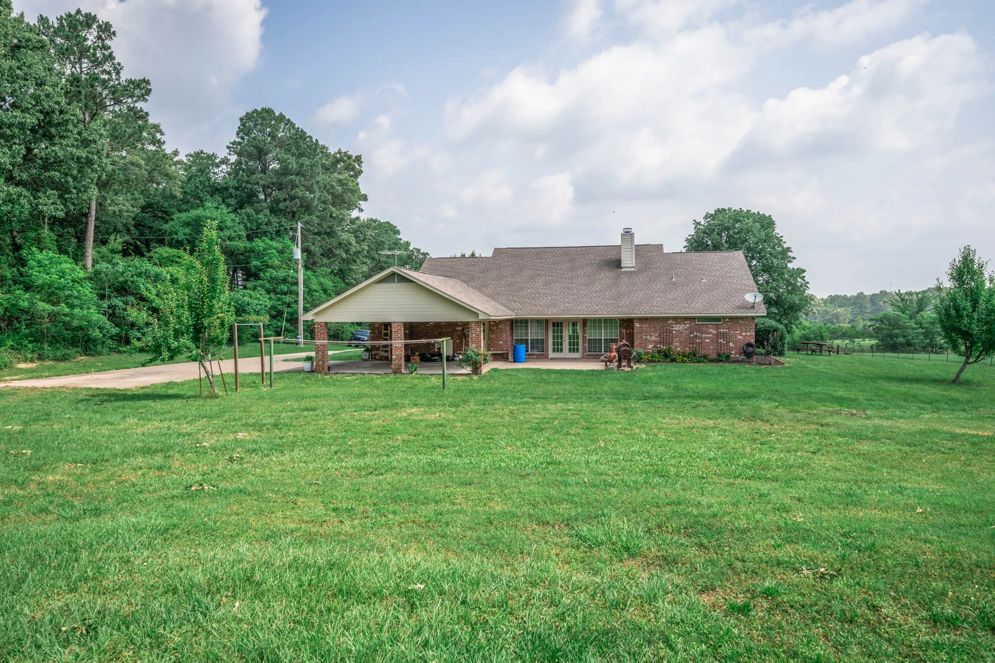 Farm For Sale in Upshur County , 3460 Hawk Road, Diana, Texas 75640, 4 Bedroom, 3 Bathroom, Garage spaces, 2,368 Sqft, built in 2003, Preowned, mls#21251087, Real Estate Agent in Diana, Homes For Sale in Upshur county, Homes For Sale in Diana, Realtor in Diana Texas, Real Estate Brokerage Independent Realty Texas, Luminita Cordes Realtor