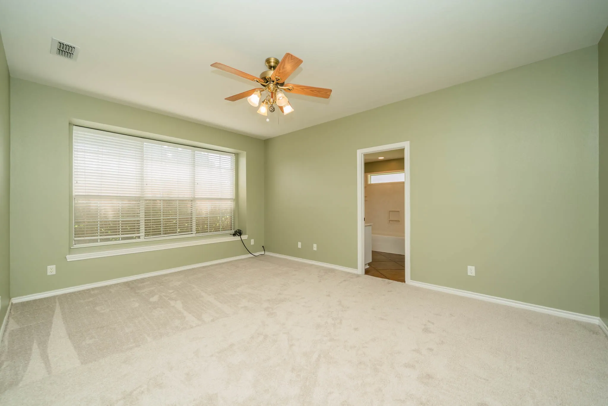 Farm For Sale in Upshur County , 3460 Hawk Road, Diana, Texas 75640, 4 Bedroom, 3 Bathroom, Garage spaces, 2,368 Sqft, built in 2003, Preowned, mls#21251087, Real Estate Agent in Diana, Homes For Sale in Upshur county, Homes For Sale in Diana, Realtor in Diana Texas, Real Estate Brokerage Independent Realty Texas, Luminita Cordes Realtor