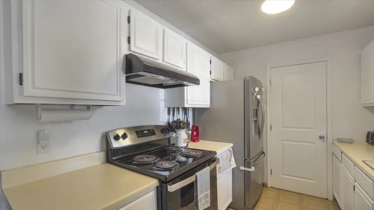 Single Family Residence For Sale in Dallas County , 535 Jean Drive, Seagoville, Texas 75159, 3 Bedroom, 2 Bathroom, 1 Garage spaces, 1,358 Sqft, built in 1994, Preowned, Price $272,000, mls#21250800, Real Estate Agent in Seagoville, Homes For Sale in Dallas county, Homes For Sale in Seagoville, Realtor in Seagoville Texas, Real Estate Brokerage Independent Realty Texas, Luminita Cordes Realtor