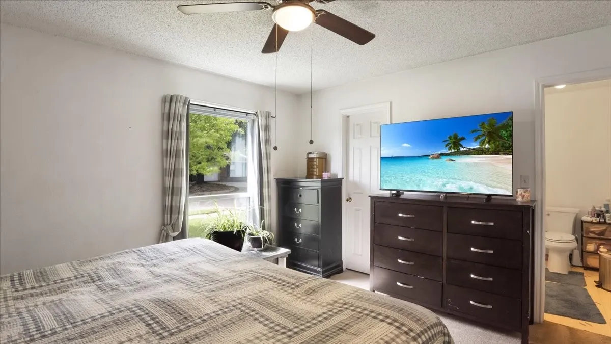 Single Family Residence For Sale in Dallas County , 535 Jean Drive, Seagoville, Texas 75159, 3 Bedroom, 2 Bathroom, 1 Garage spaces, 1,358 Sqft, built in 1994, Preowned, Price $272,000, mls#21250800, Real Estate Agent in Seagoville, Homes For Sale in Dallas county, Homes For Sale in Seagoville, Realtor in Seagoville Texas, Real Estate Brokerage Independent Realty Texas, Luminita Cordes Realtor