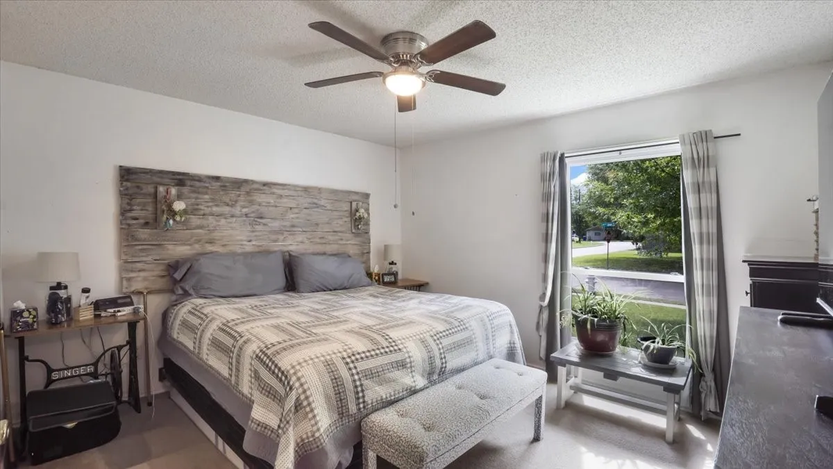 Single Family Residence For Sale in Dallas County , 535 Jean Drive, Seagoville, Texas 75159, 3 Bedroom, 2 Bathroom, 1 Garage spaces, 1,358 Sqft, built in 1994, Preowned, Price $272,000, mls#21250800, Real Estate Agent in Seagoville, Homes For Sale in Dallas county, Homes For Sale in Seagoville, Realtor in Seagoville Texas, Real Estate Brokerage Independent Realty Texas, Luminita Cordes Realtor