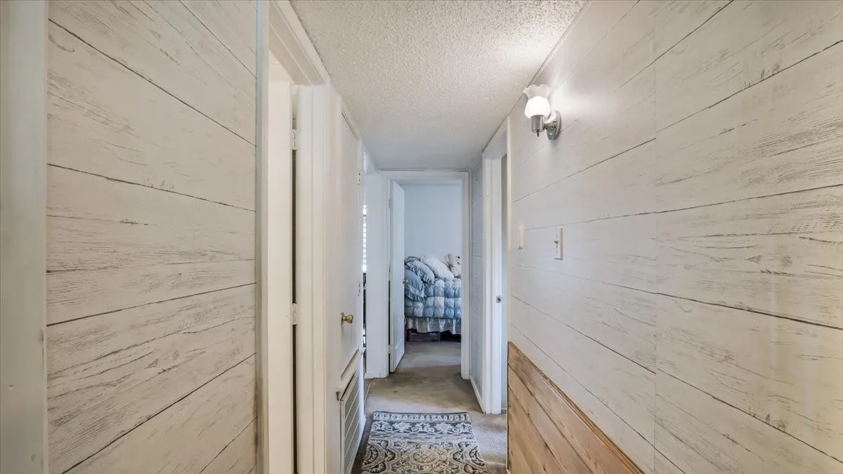 Single Family Residence For Sale in Dallas County , 535 Jean Drive, Seagoville, Texas 75159, 3 Bedroom, 2 Bathroom, 1 Garage spaces, 1,358 Sqft, built in 1994, Preowned, Price $272,000, mls#21250800, Real Estate Agent in Seagoville, Homes For Sale in Dallas county, Homes For Sale in Seagoville, Realtor in Seagoville Texas, Real Estate Brokerage Independent Realty Texas, Luminita Cordes Realtor