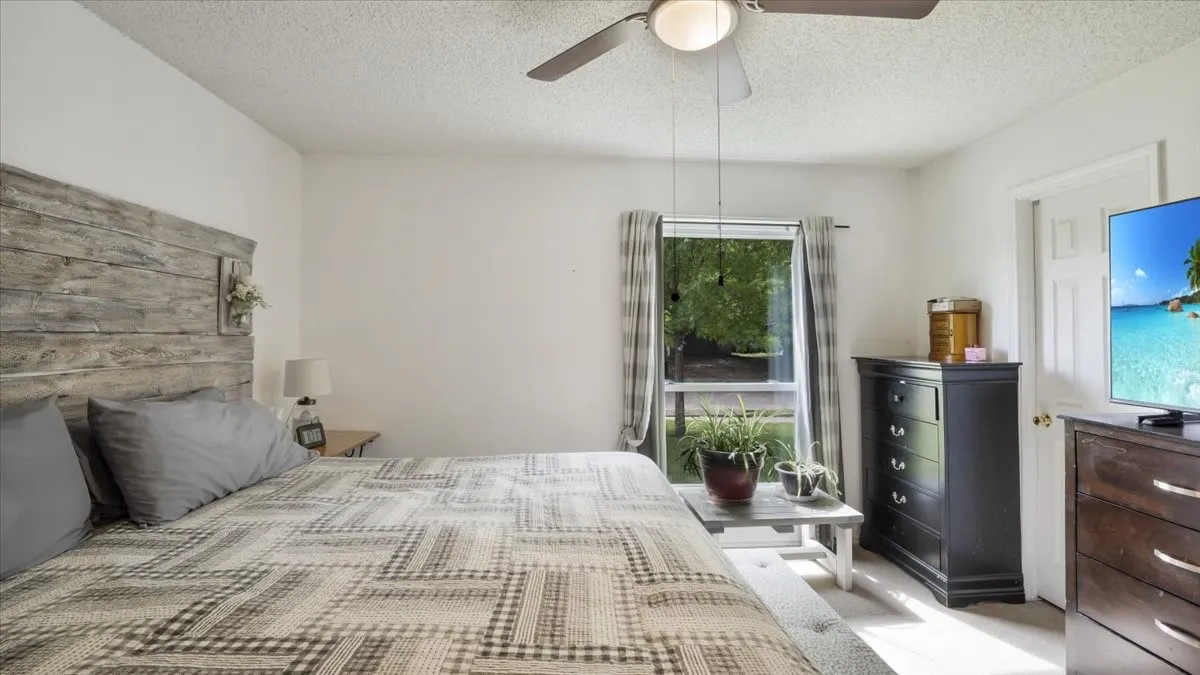 Single Family Residence For Sale in Dallas County , 535 Jean Drive, Seagoville, Texas 75159, 3 Bedroom, 2 Bathroom, 1 Garage spaces, 1,358 Sqft, built in 1994, Preowned, Price $272,000, mls#21250800, Real Estate Agent in Seagoville, Homes For Sale in Dallas county, Homes For Sale in Seagoville, Realtor in Seagoville Texas, Real Estate Brokerage Independent Realty Texas, Luminita Cordes Realtor