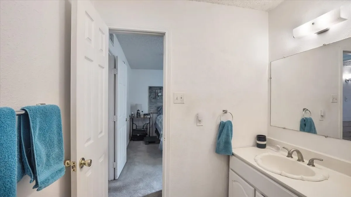 Single Family Residence For Sale in Dallas County , 535 Jean Drive, Seagoville, Texas 75159, 3 Bedroom, 2 Bathroom, 1 Garage spaces, 1,358 Sqft, built in 1994, Preowned, Price $272,000, mls#21250800, Real Estate Agent in Seagoville, Homes For Sale in Dallas county, Homes For Sale in Seagoville, Realtor in Seagoville Texas, Real Estate Brokerage Independent Realty Texas, Luminita Cordes Realtor