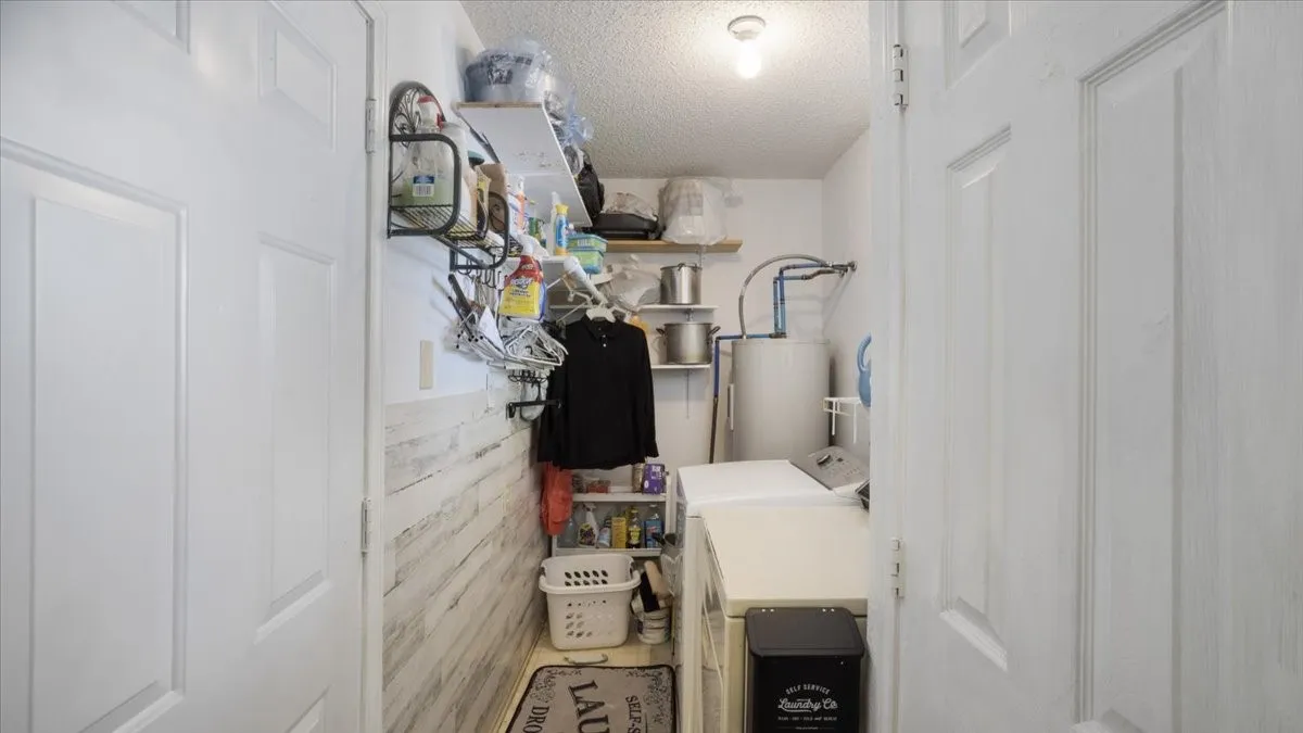 Single Family Residence For Sale in Dallas County , 535 Jean Drive, Seagoville, Texas 75159, 3 Bedroom, 2 Bathroom, 1 Garage spaces, 1,358 Sqft, built in 1994, Preowned, Price $272,000, mls#21250800, Real Estate Agent in Seagoville, Homes For Sale in Dallas county, Homes For Sale in Seagoville, Realtor in Seagoville Texas, Real Estate Brokerage Independent Realty Texas, Luminita Cordes Realtor