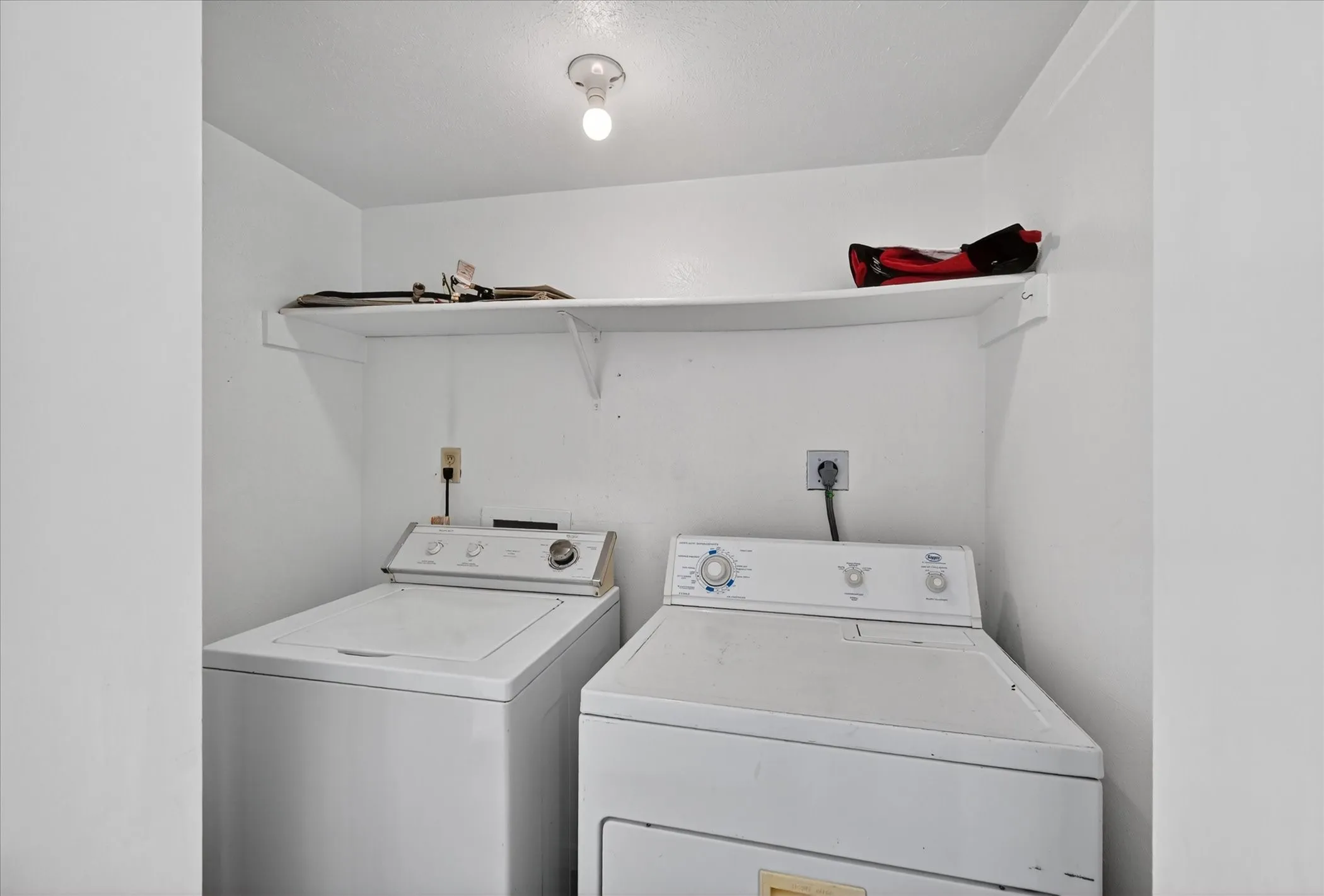 Single Family Residence For Sale in Tarrant County , 2705 Treeview Drive, Arlington, Texas 76016, 3 Bedroom, 2 Bathroom, 2 Garage spaces, 1,886 Sqft, built in 1978, mls#21251094, Real Estate Agent in Arlington, Homes For Sale in Tarrant county, Homes For Sale in Arlington, Realtor in Arlington Texas, Real Estate Brokerage Independent Realty Texas, Luminita Cordes Realtor