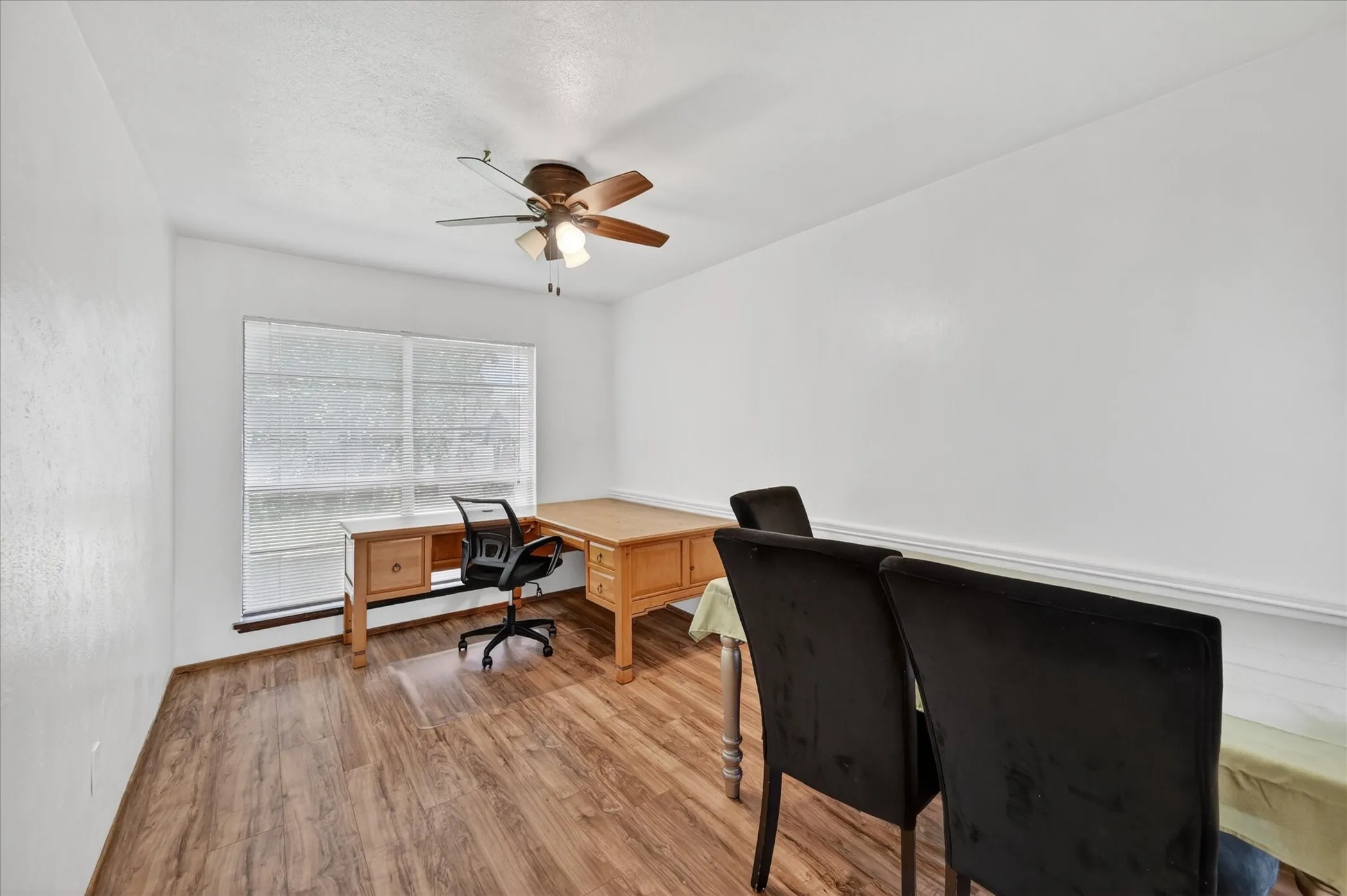 Single Family Residence For Sale in Tarrant County , 2705 Treeview Drive, Arlington, Texas 76016, 3 Bedroom, 2 Bathroom, 2 Garage spaces, 1,886 Sqft, built in 1978, mls#21251094, Real Estate Agent in Arlington, Homes For Sale in Tarrant county, Homes For Sale in Arlington, Realtor in Arlington Texas, Real Estate Brokerage Independent Realty Texas, Luminita Cordes Realtor
