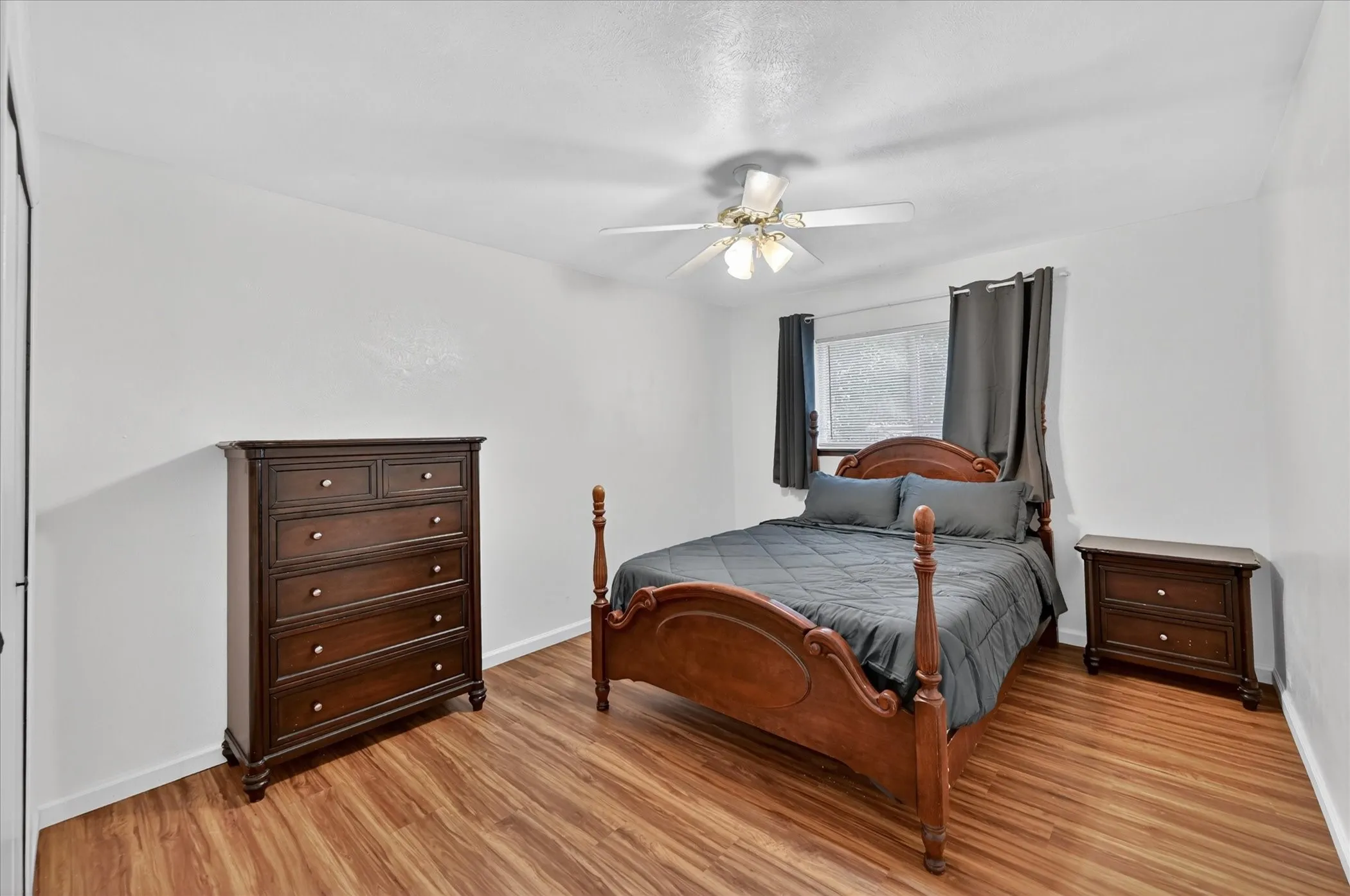 Single Family Residence For Sale in Tarrant County , 2705 Treeview Drive, Arlington, Texas 76016, 3 Bedroom, 2 Bathroom, 2 Garage spaces, 1,886 Sqft, built in 1978, mls#21251094, Real Estate Agent in Arlington, Homes For Sale in Tarrant county, Homes For Sale in Arlington, Realtor in Arlington Texas, Real Estate Brokerage Independent Realty Texas, Luminita Cordes Realtor