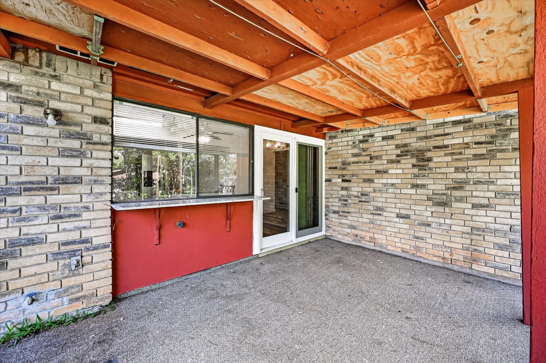Single Family Residence For Sale in Tarrant County , 2705 Treeview Drive, Arlington, Texas 76016, 3 Bedroom, 2 Bathroom, 2 Garage spaces, 1,886 Sqft, built in 1978, mls#21251094, Real Estate Agent in Arlington, Homes For Sale in Tarrant county, Homes For Sale in Arlington, Realtor in Arlington Texas, Real Estate Brokerage Independent Realty Texas, Luminita Cordes Realtor
