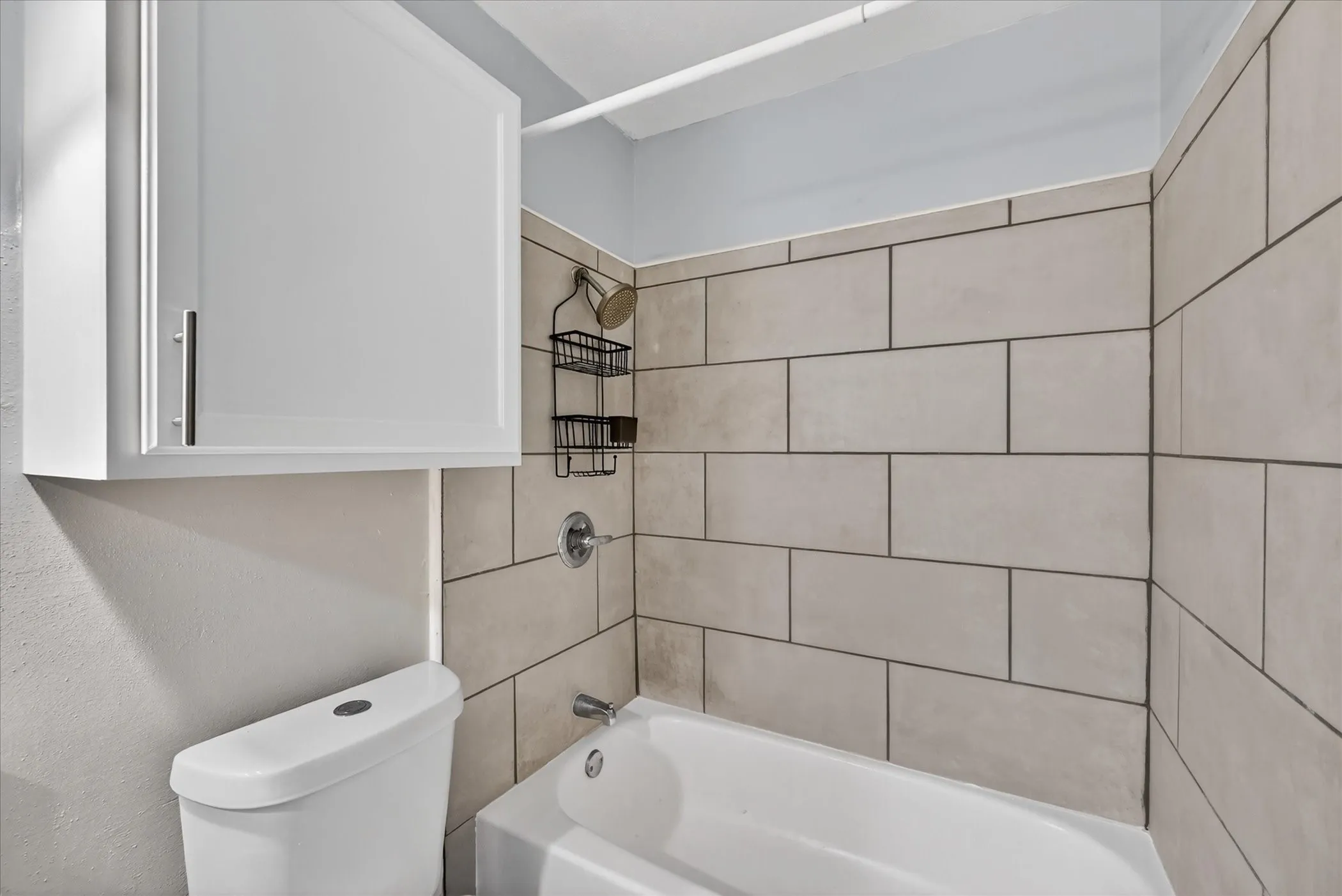 Single Family Residence For Sale in Tarrant County , 2705 Treeview Drive, Arlington, Texas 76016, 3 Bedroom, 2 Bathroom, 2 Garage spaces, 1,886 Sqft, built in 1978, mls#21251094, Real Estate Agent in Arlington, Homes For Sale in Tarrant county, Homes For Sale in Arlington, Realtor in Arlington Texas, Real Estate Brokerage Independent Realty Texas, Luminita Cordes Realtor