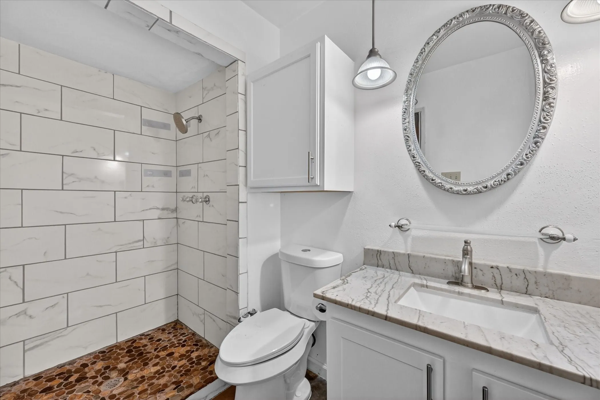 Single Family Residence For Sale in Tarrant County , 2705 Treeview Drive, Arlington, Texas 76016, 3 Bedroom, 2 Bathroom, 2 Garage spaces, 1,886 Sqft, built in 1978, mls#21251094, Real Estate Agent in Arlington, Homes For Sale in Tarrant county, Homes For Sale in Arlington, Realtor in Arlington Texas, Real Estate Brokerage Independent Realty Texas, Luminita Cordes Realtor