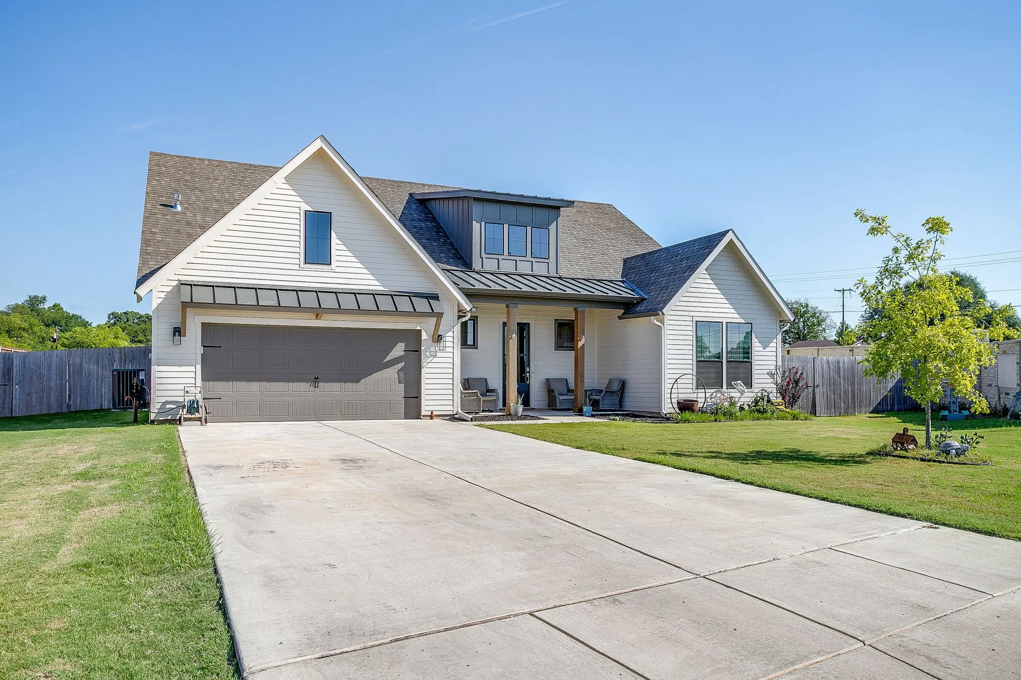 Single Family Residence For Sale in Somervell County , 1016 County Road 337, Glen Rose, Texas 76043, 4 Bedroom, 3 Bathroom, 2 Garage spaces, 2,292 Sqft, built in 2023, mls#21251115, Real Estate Agent in Glen Rose, Homes For Sale in Somervell county, Homes For Sale in Glen Rose, Realtor in Glen Rose Texas, Real Estate Brokerage Independent Realty Texas, Luminita Cordes Realtor