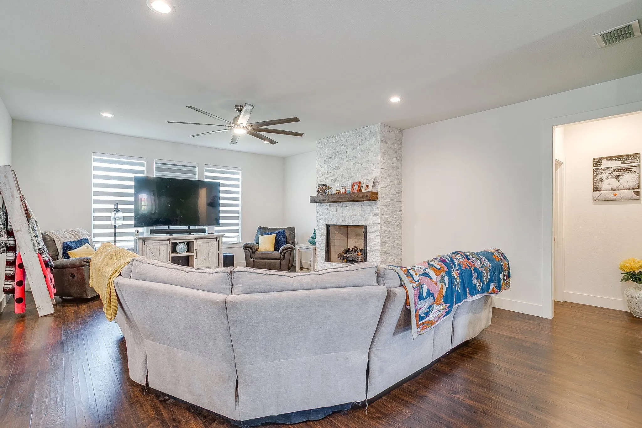 Single Family Residence For Sale in Somervell County , 1016 County Road 337, Glen Rose, Texas 76043, 4 Bedroom, 3 Bathroom, 2 Garage spaces, 2,292 Sqft, built in 2023, mls#21251115, Real Estate Agent in Glen Rose, Homes For Sale in Somervell county, Homes For Sale in Glen Rose, Realtor in Glen Rose Texas, Real Estate Brokerage Independent Realty Texas, Luminita Cordes Realtor