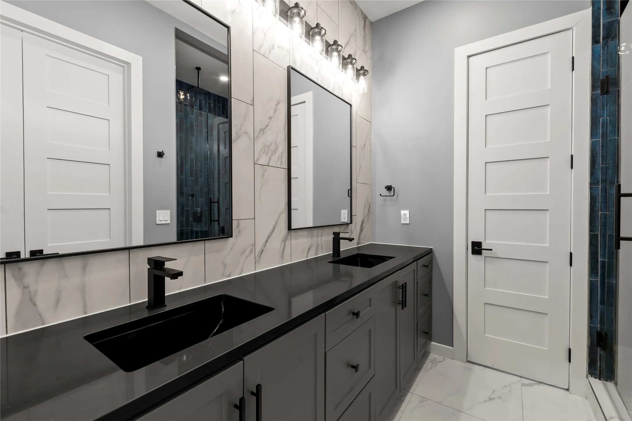 Second Primary Ensuite Bathroom