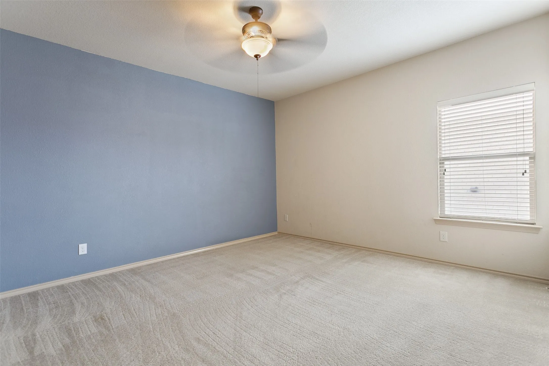 Single Family Residence For Sale in Tarrant County , 8220 Misty Water Drive, Fort Worth, Texas 76131, 4 Bedroom, 3 Bathroom, 2 Garage spaces, 3,081 Sqft, built in 2012, mls#21251158, Real Estate Agent in Fort Worth, Homes For Sale in Tarrant county, Homes For Sale in Fort Worth, Realtor in Fort Worth Texas, Real Estate Brokerage Independent Realty Texas, Luminita Cordes Realtor