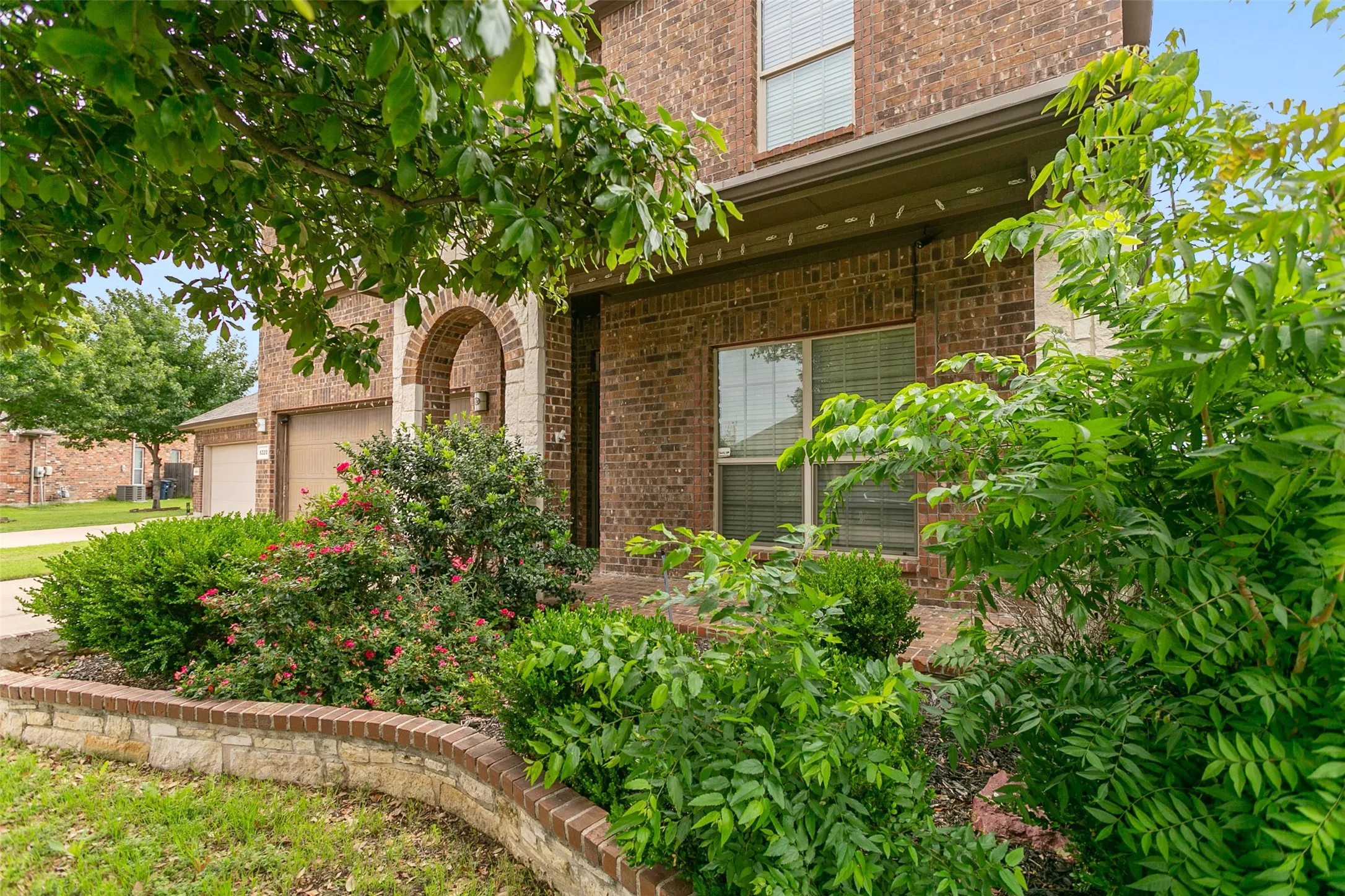 Single Family Residence For Sale in Tarrant County , 8220 Misty Water Drive, Fort Worth, Texas 76131, 4 Bedroom, 3 Bathroom, 2 Garage spaces, 3,081 Sqft, built in 2012, mls#21251158, Real Estate Agent in Fort Worth, Homes For Sale in Tarrant county, Homes For Sale in Fort Worth, Realtor in Fort Worth Texas, Real Estate Brokerage Independent Realty Texas, Luminita Cordes Realtor