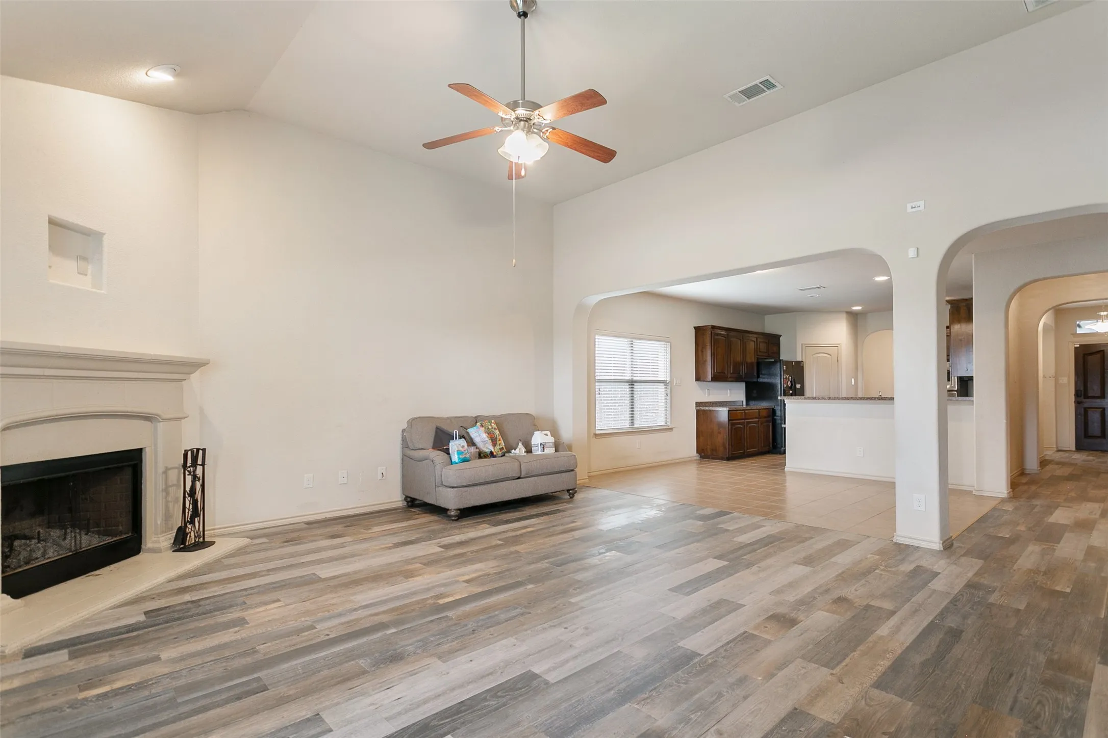 Single Family Residence For Sale in Tarrant County , 8220 Misty Water Drive, Fort Worth, Texas 76131, 4 Bedroom, 3 Bathroom, 2 Garage spaces, 3,081 Sqft, built in 2012, mls#21251158, Real Estate Agent in Fort Worth, Homes For Sale in Tarrant county, Homes For Sale in Fort Worth, Realtor in Fort Worth Texas, Real Estate Brokerage Independent Realty Texas, Luminita Cordes Realtor