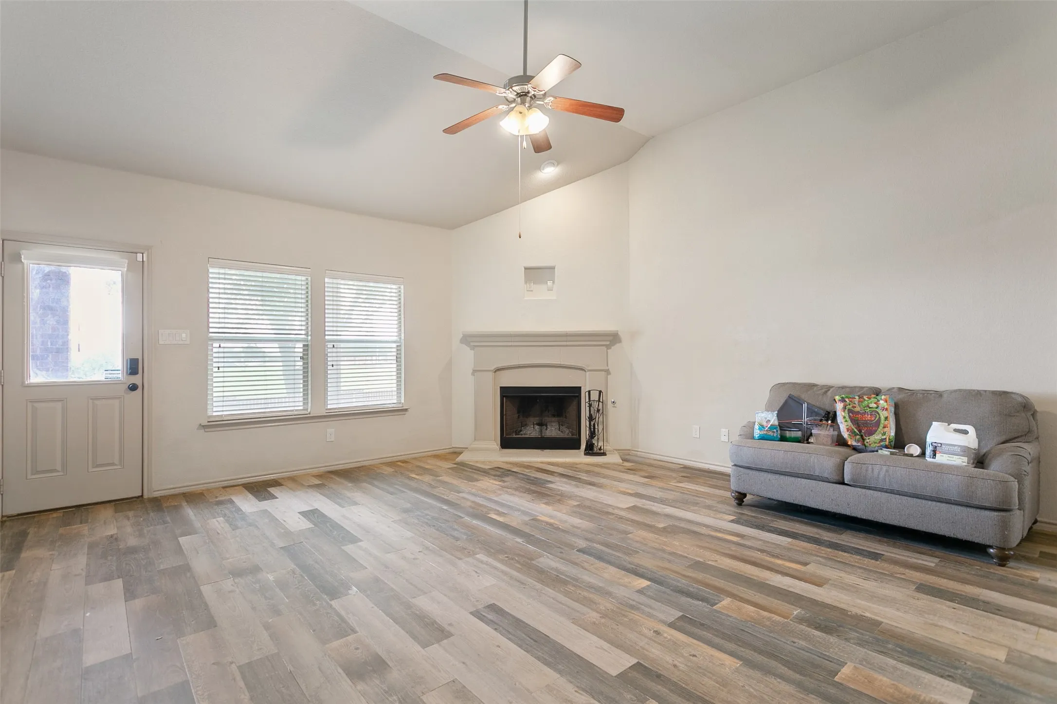 Single Family Residence For Sale in Tarrant County , 8220 Misty Water Drive, Fort Worth, Texas 76131, 4 Bedroom, 3 Bathroom, 2 Garage spaces, 3,081 Sqft, built in 2012, mls#21251158, Real Estate Agent in Fort Worth, Homes For Sale in Tarrant county, Homes For Sale in Fort Worth, Realtor in Fort Worth Texas, Real Estate Brokerage Independent Realty Texas, Luminita Cordes Realtor
