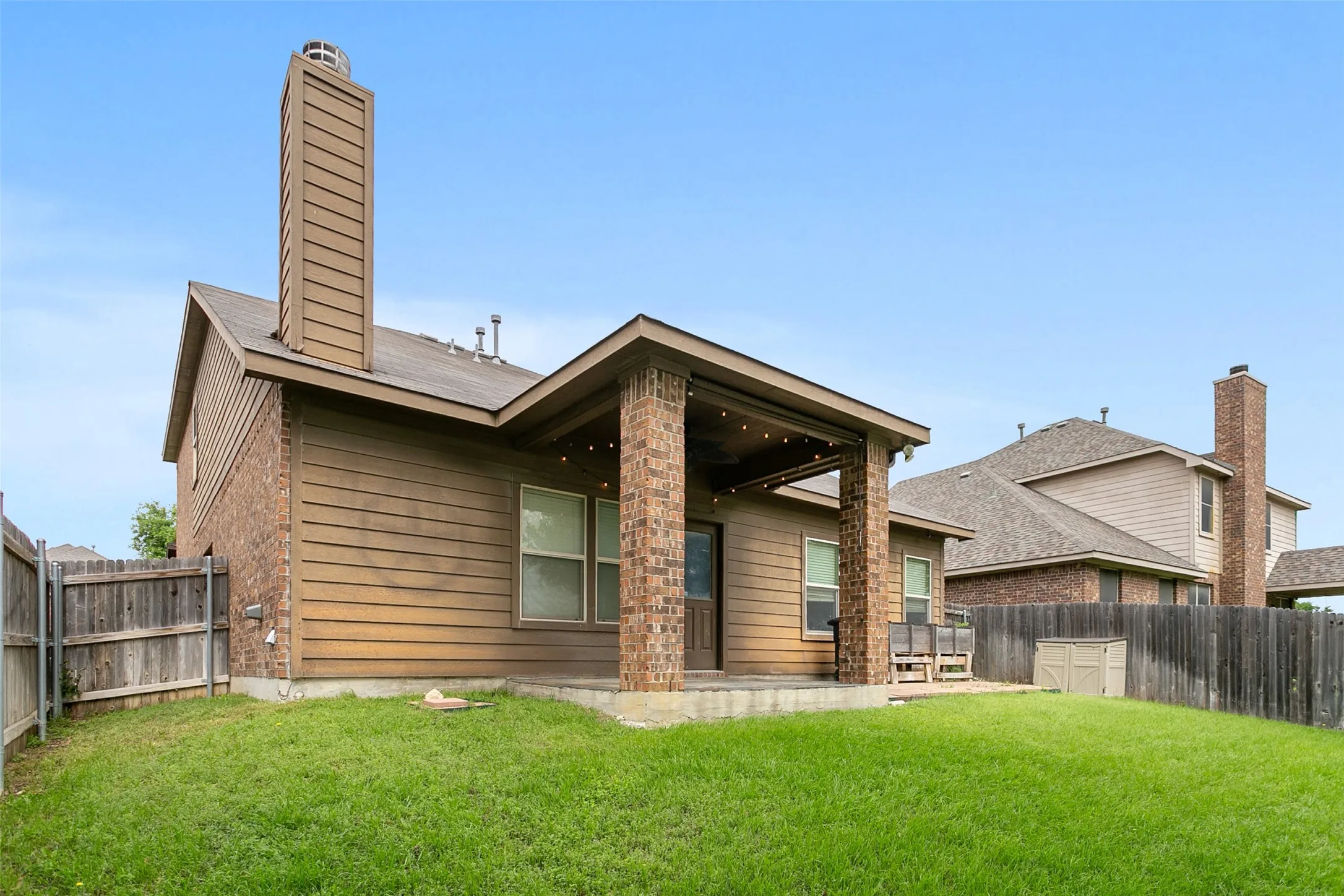 Single Family Residence For Sale in Tarrant County , 8220 Misty Water Drive, Fort Worth, Texas 76131, 4 Bedroom, 3 Bathroom, 2 Garage spaces, 3,081 Sqft, built in 2012, mls#21251158, Real Estate Agent in Fort Worth, Homes For Sale in Tarrant county, Homes For Sale in Fort Worth, Realtor in Fort Worth Texas, Real Estate Brokerage Independent Realty Texas, Luminita Cordes Realtor