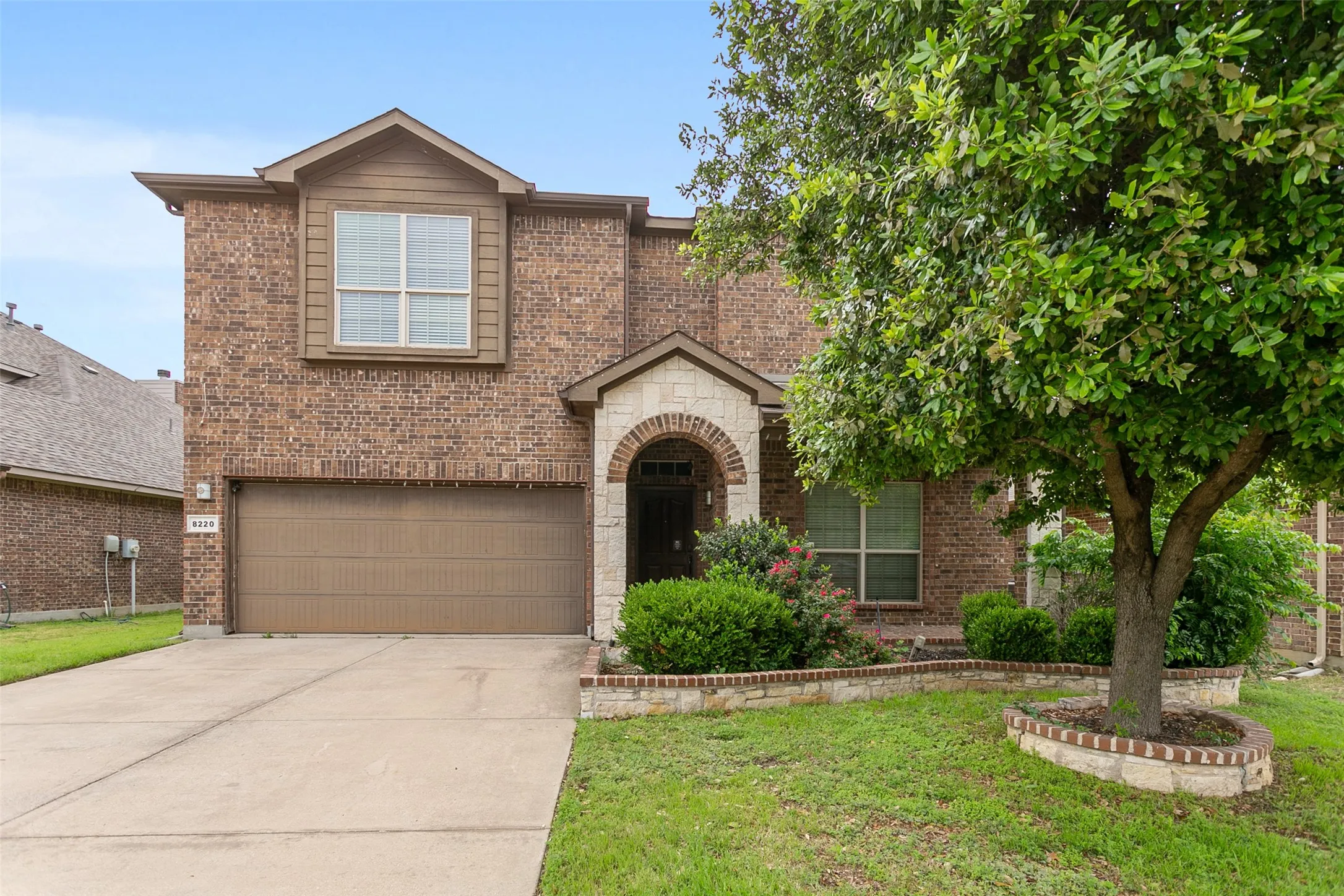Single Family Residence For Sale in Tarrant County , 8220 Misty Water Drive, Fort Worth, Texas 76131, 4 Bedroom, 3 Bathroom, 2 Garage spaces, 3,081 Sqft, built in 2012, mls#21251158, Real Estate Agent in Fort Worth, Homes For Sale in Tarrant county, Homes For Sale in Fort Worth, Realtor in Fort Worth Texas, Real Estate Brokerage Independent Realty Texas, Luminita Cordes Realtor