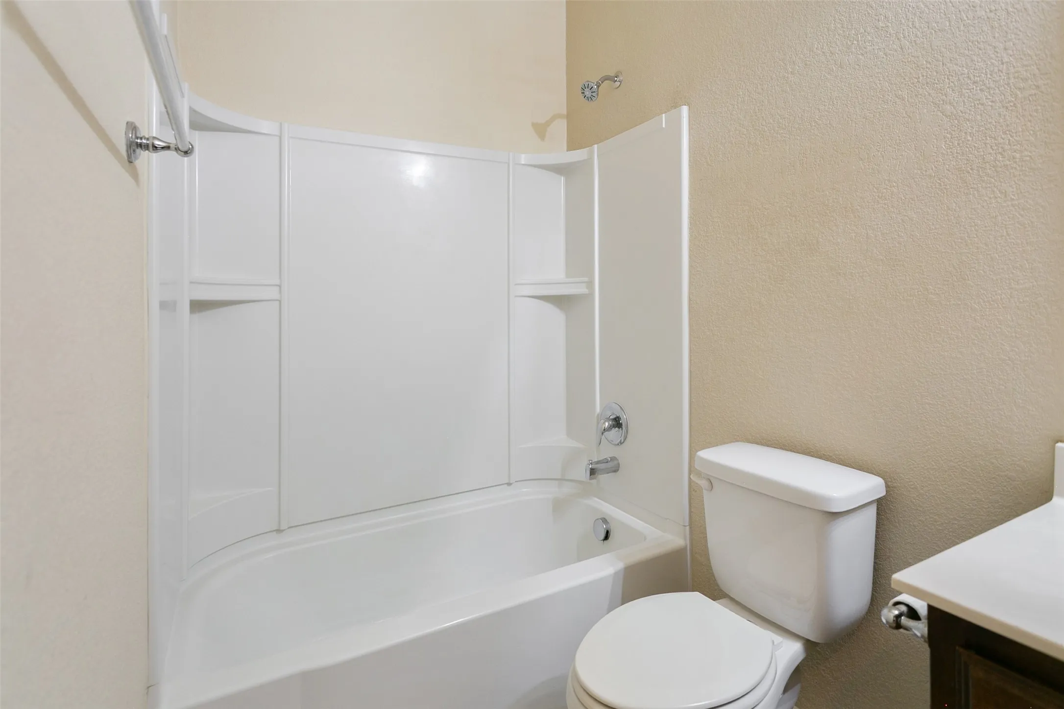 Single Family Residence For Sale in Tarrant County , 8220 Misty Water Drive, Fort Worth, Texas 76131, 4 Bedroom, 3 Bathroom, 2 Garage spaces, 3,081 Sqft, built in 2012, mls#21251158, Real Estate Agent in Fort Worth, Homes For Sale in Tarrant county, Homes For Sale in Fort Worth, Realtor in Fort Worth Texas, Real Estate Brokerage Independent Realty Texas, Luminita Cordes Realtor