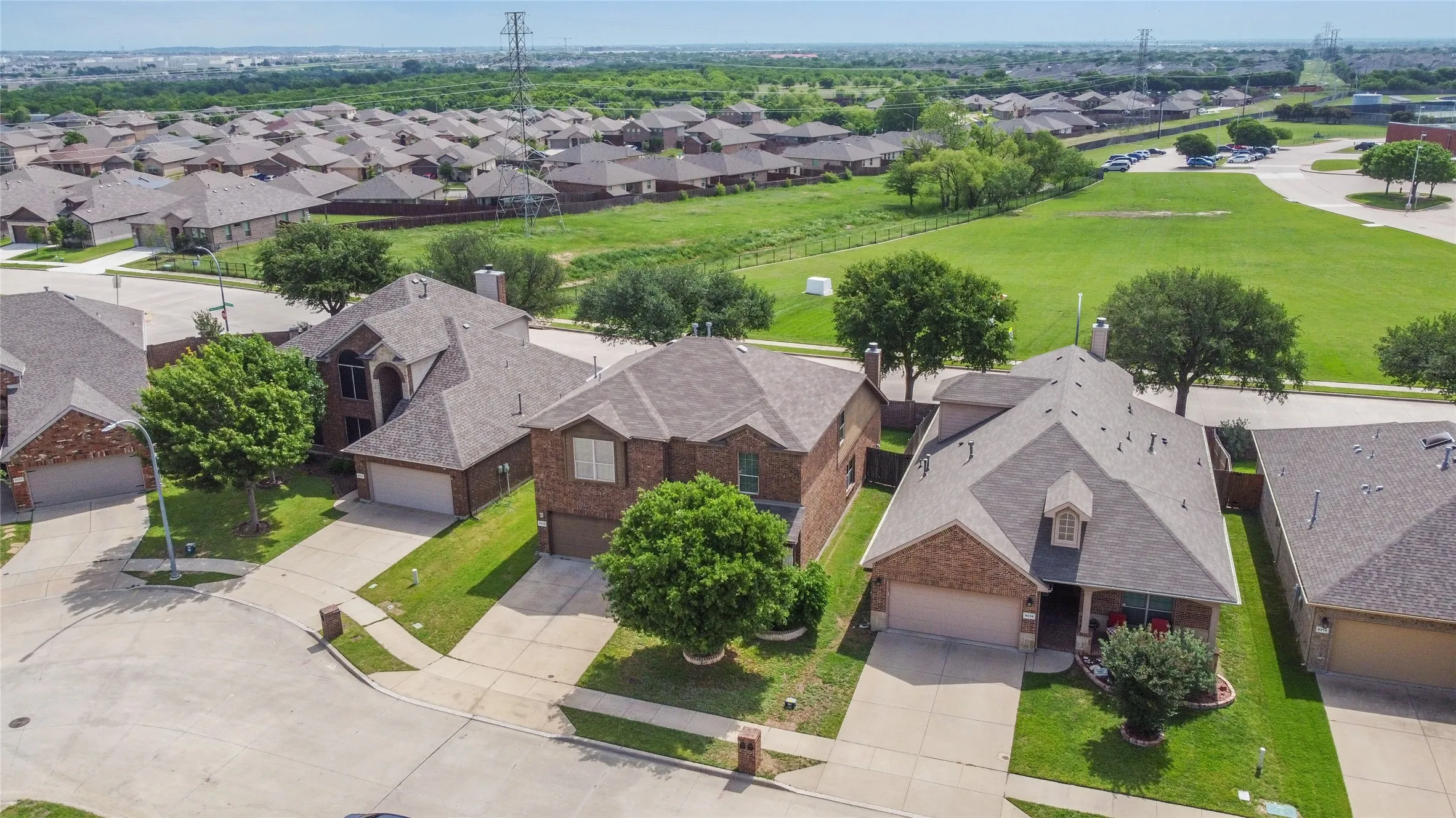 Single Family Residence For Sale in Tarrant County , 8220 Misty Water Drive, Fort Worth, Texas 76131, 4 Bedroom, 3 Bathroom, 2 Garage spaces, 3,081 Sqft, built in 2012, mls#21251158, Real Estate Agent in Fort Worth, Homes For Sale in Tarrant county, Homes For Sale in Fort Worth, Realtor in Fort Worth Texas, Real Estate Brokerage Independent Realty Texas, Luminita Cordes Realtor