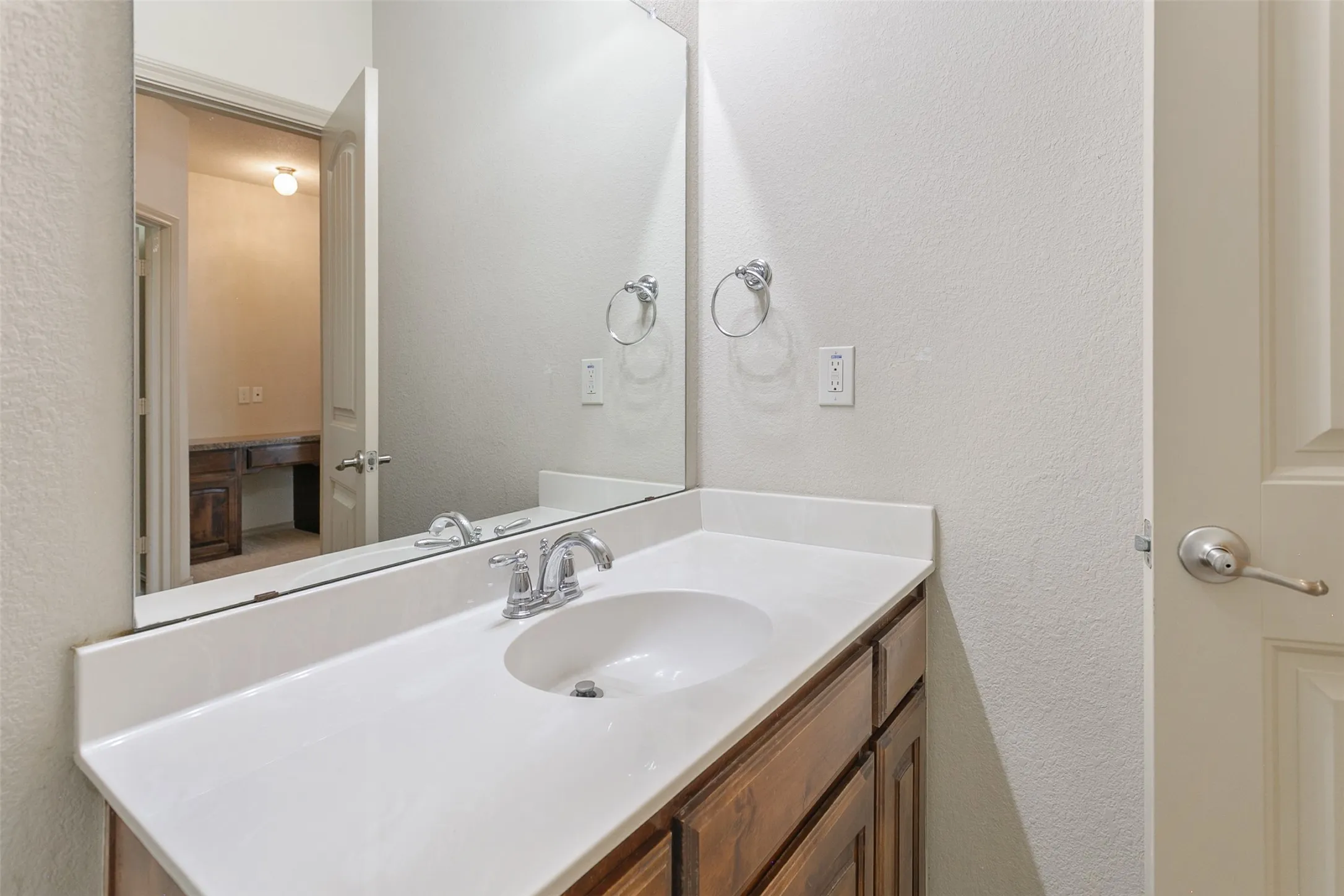 Single Family Residence For Sale in Tarrant County , 8220 Misty Water Drive, Fort Worth, Texas 76131, 4 Bedroom, 3 Bathroom, 2 Garage spaces, 3,081 Sqft, built in 2012, mls#21251158, Real Estate Agent in Fort Worth, Homes For Sale in Tarrant county, Homes For Sale in Fort Worth, Realtor in Fort Worth Texas, Real Estate Brokerage Independent Realty Texas, Luminita Cordes Realtor