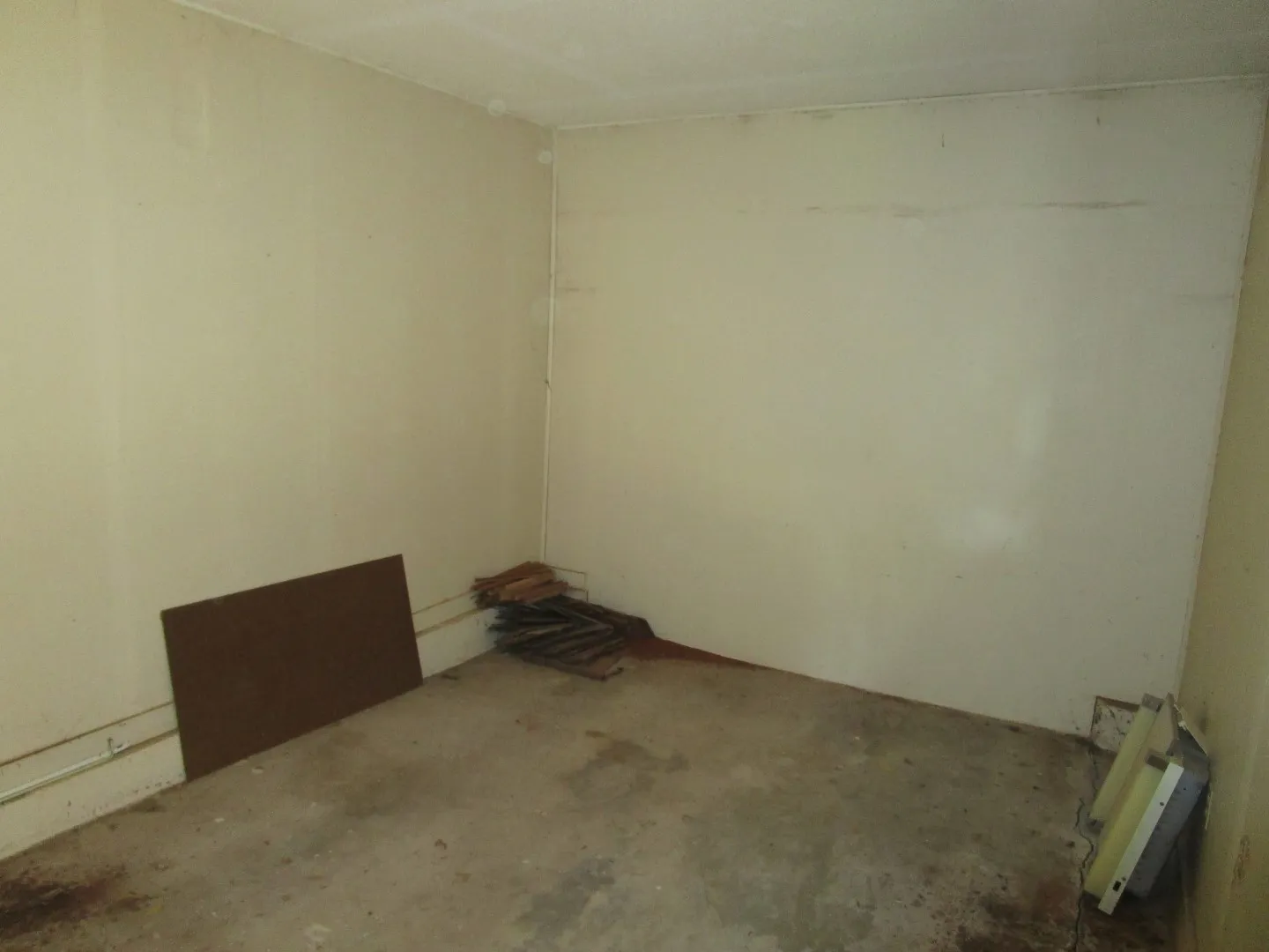 Single Family Residence For Sale in Mitchell County , 105 E 9th Street, Colorado City, Texas 79512, 2 Bedroom, 1 Bathroom, Garage spaces, 1,204 Sqft, built in 1938, Preowned, mls#21251165, Real Estate Agent in Colorado City, Homes For Sale in Mitchell county, Homes For Sale in Colorado City, Realtor in Colorado City Texas, Real Estate Brokerage Independent Realty Texas, Luminita Cordes Realtor