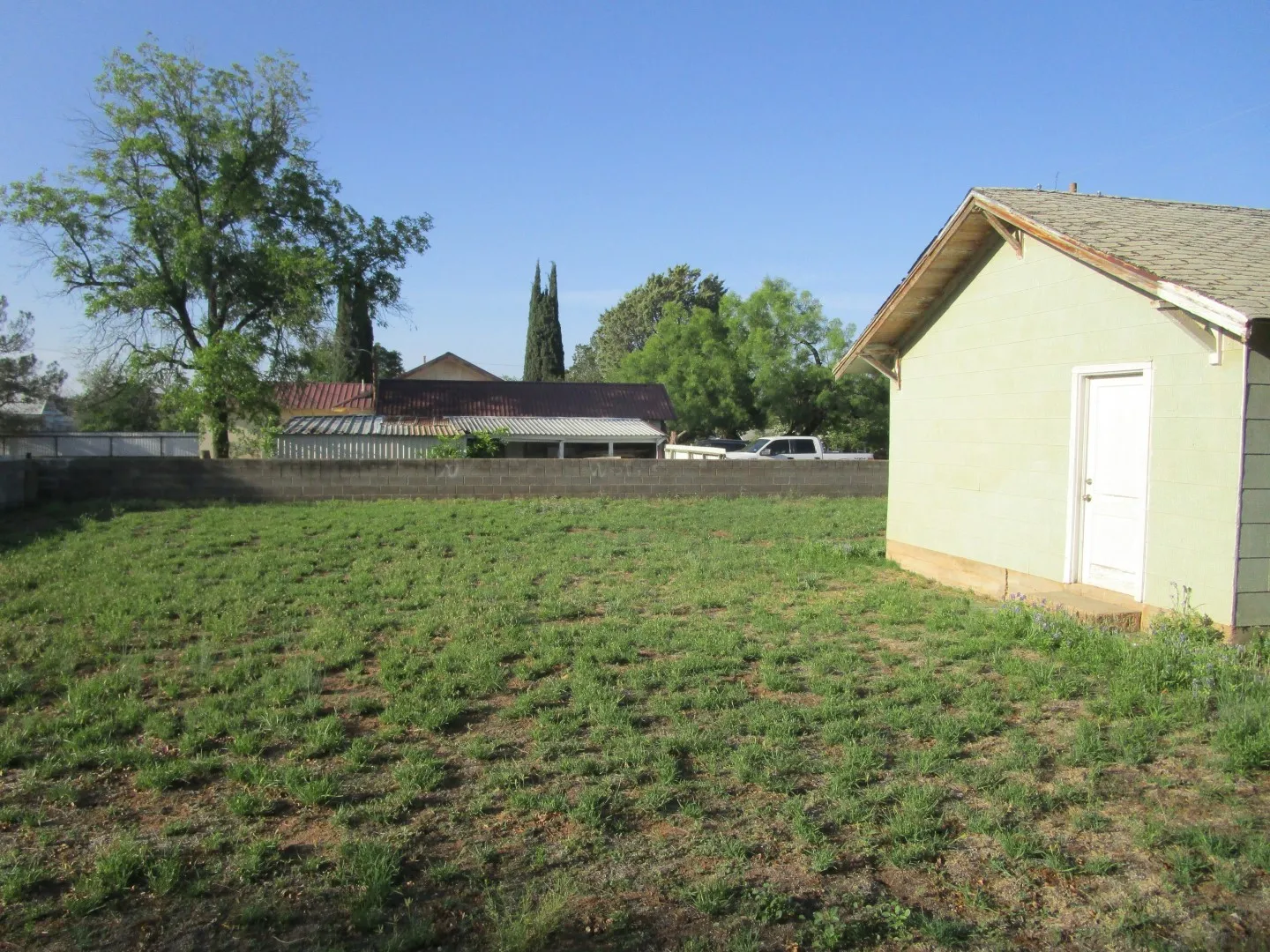 Single Family Residence For Sale in Mitchell County , 105 E 9th Street, Colorado City, Texas 79512, 2 Bedroom, 1 Bathroom, Garage spaces, 1,204 Sqft, built in 1938, Preowned, mls#21251165, Real Estate Agent in Colorado City, Homes For Sale in Mitchell county, Homes For Sale in Colorado City, Realtor in Colorado City Texas, Real Estate Brokerage Independent Realty Texas, Luminita Cordes Realtor
