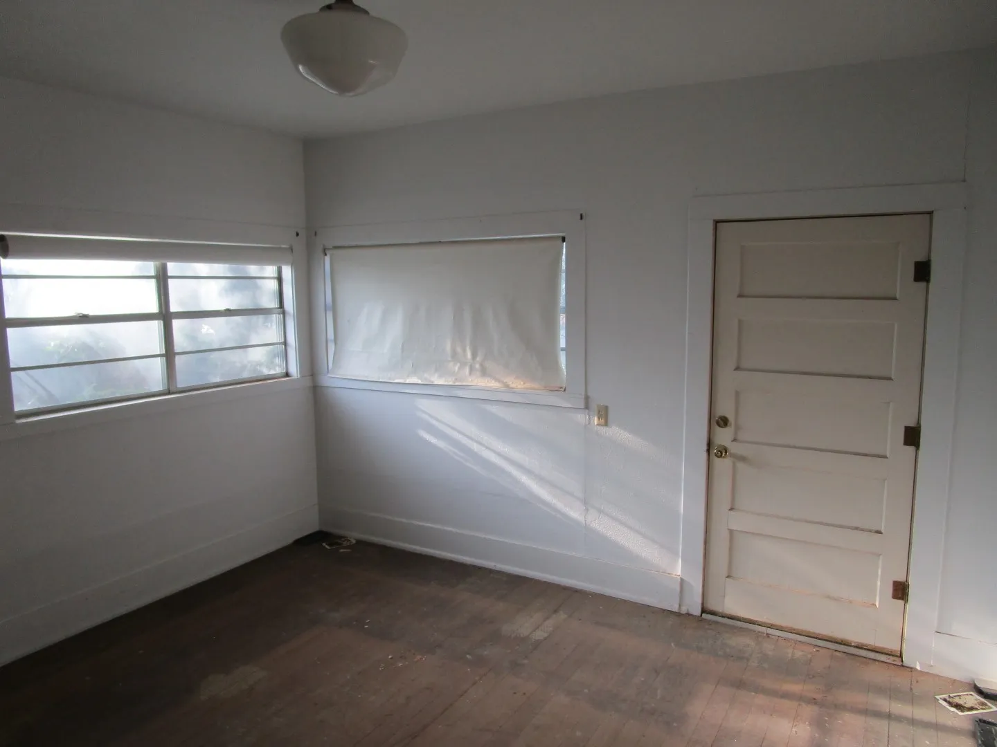 Single Family Residence For Sale in Mitchell County , 105 E 9th Street, Colorado City, Texas 79512, 2 Bedroom, 1 Bathroom, Garage spaces, 1,204 Sqft, built in 1938, Preowned, mls#21251165, Real Estate Agent in Colorado City, Homes For Sale in Mitchell county, Homes For Sale in Colorado City, Realtor in Colorado City Texas, Real Estate Brokerage Independent Realty Texas, Luminita Cordes Realtor