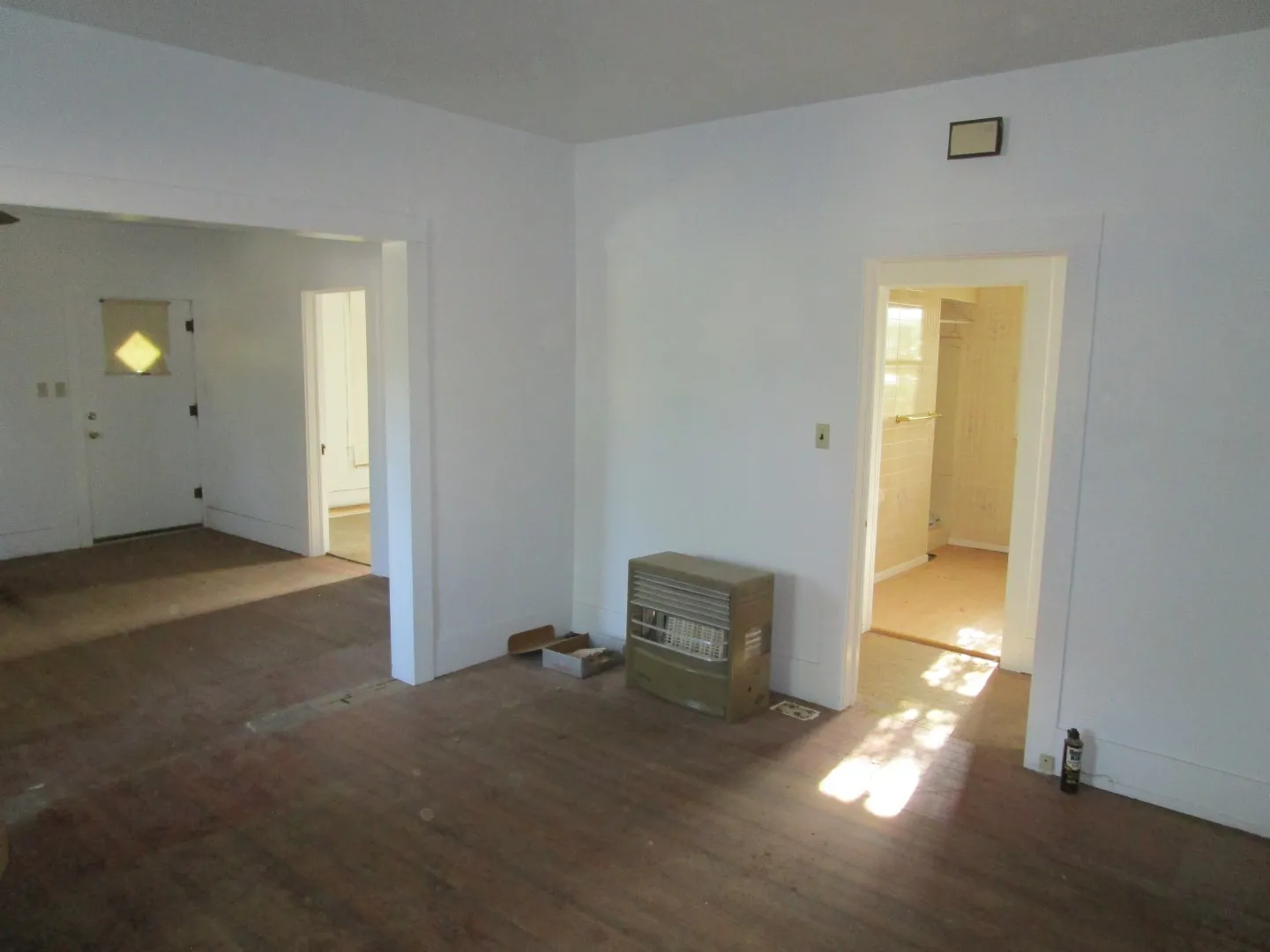 Single Family Residence For Sale in Mitchell County , 105 E 9th Street, Colorado City, Texas 79512, 2 Bedroom, 1 Bathroom, Garage spaces, 1,204 Sqft, built in 1938, Preowned, mls#21251165, Real Estate Agent in Colorado City, Homes For Sale in Mitchell county, Homes For Sale in Colorado City, Realtor in Colorado City Texas, Real Estate Brokerage Independent Realty Texas, Luminita Cordes Realtor