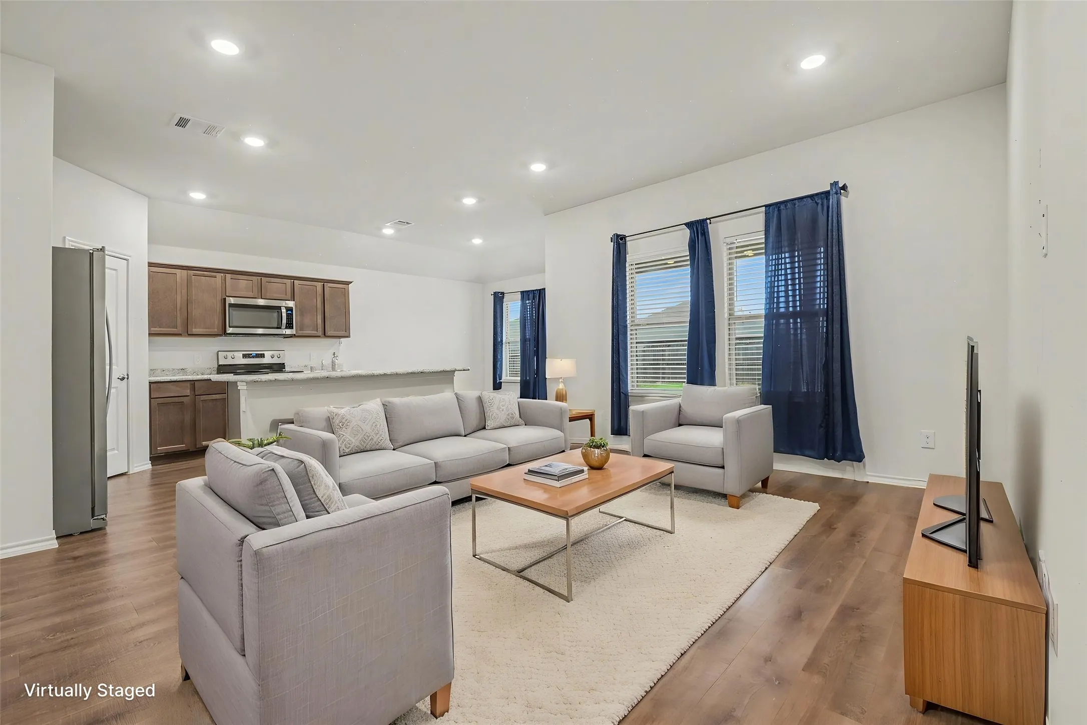 Single Family Residence For Sale in Kaufman County , 3119 Holstein Drive, Forney, Texas 75126, 3 Bedroom, 2 Bathroom, 2 Garage spaces, 1,286 Sqft, built in 2020, Preowned, mls#21249997, Real Estate Agent in Forney, Homes For Sale in Kaufman county, Homes For Sale in Forney, Realtor in Forney Texas, Real Estate Brokerage Independent Realty Texas, Luminita Cordes Realtor