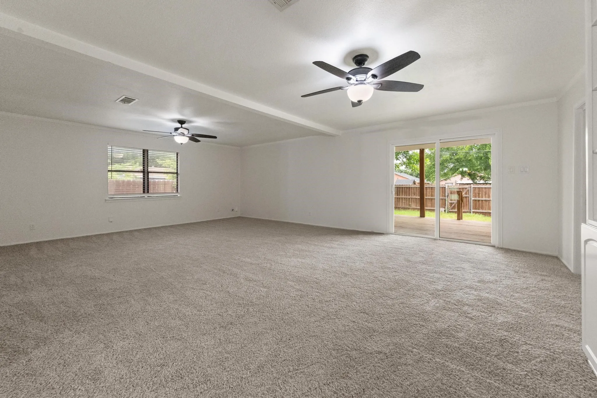 Single Family Residence For Sale in Dallas County , 1710 Western Park Drive, Dallas, Texas 75211, 3 Bedroom, 2 Bathroom, 1 Garage spaces, 1,741 Sqft, built in 1965, mls#21250892, Real Estate Agent in Dallas, Homes For Sale in Dallas county, Homes For Sale in Dallas, Realtor in Dallas Texas, Real Estate Brokerage Independent Realty Texas, Luminita Cordes Realtor