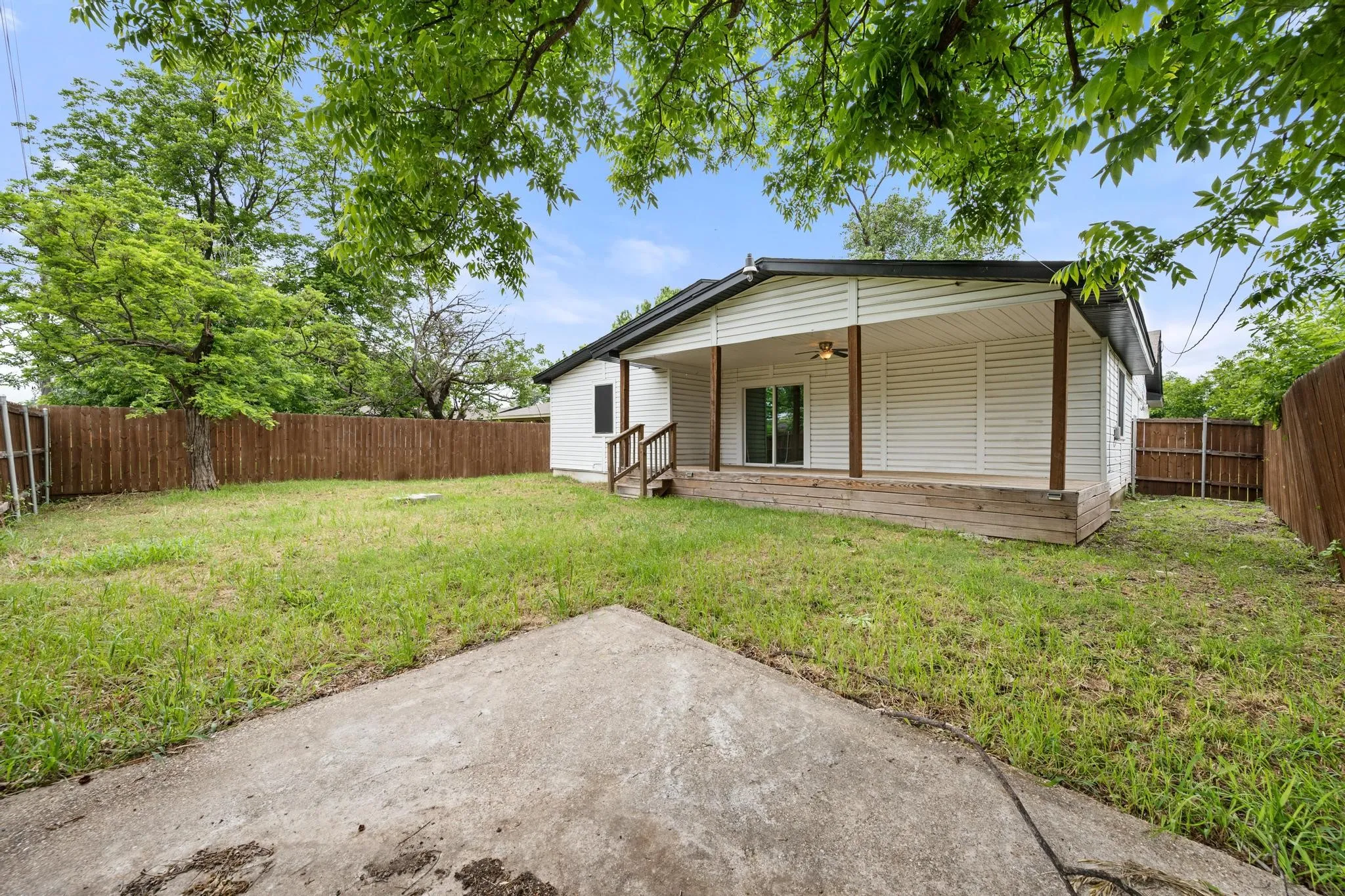 Single Family Residence For Sale in Dallas County , 1710 Western Park Drive, Dallas, Texas 75211, 3 Bedroom, 2 Bathroom, 1 Garage spaces, 1,741 Sqft, built in 1965, mls#21250892, Real Estate Agent in Dallas, Homes For Sale in Dallas county, Homes For Sale in Dallas, Realtor in Dallas Texas, Real Estate Brokerage Independent Realty Texas, Luminita Cordes Realtor