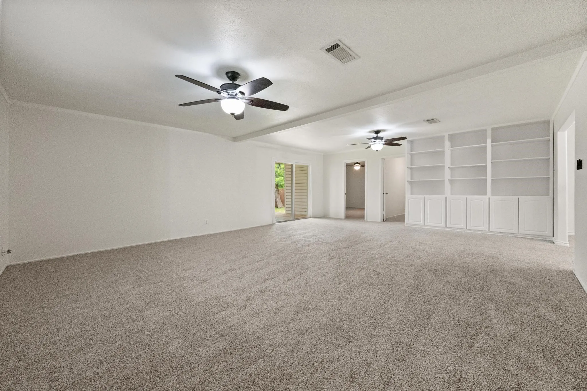 Single Family Residence For Sale in Dallas County , 1710 Western Park Drive, Dallas, Texas 75211, 3 Bedroom, 2 Bathroom, 1 Garage spaces, 1,741 Sqft, built in 1965, mls#21250892, Real Estate Agent in Dallas, Homes For Sale in Dallas county, Homes For Sale in Dallas, Realtor in Dallas Texas, Real Estate Brokerage Independent Realty Texas, Luminita Cordes Realtor