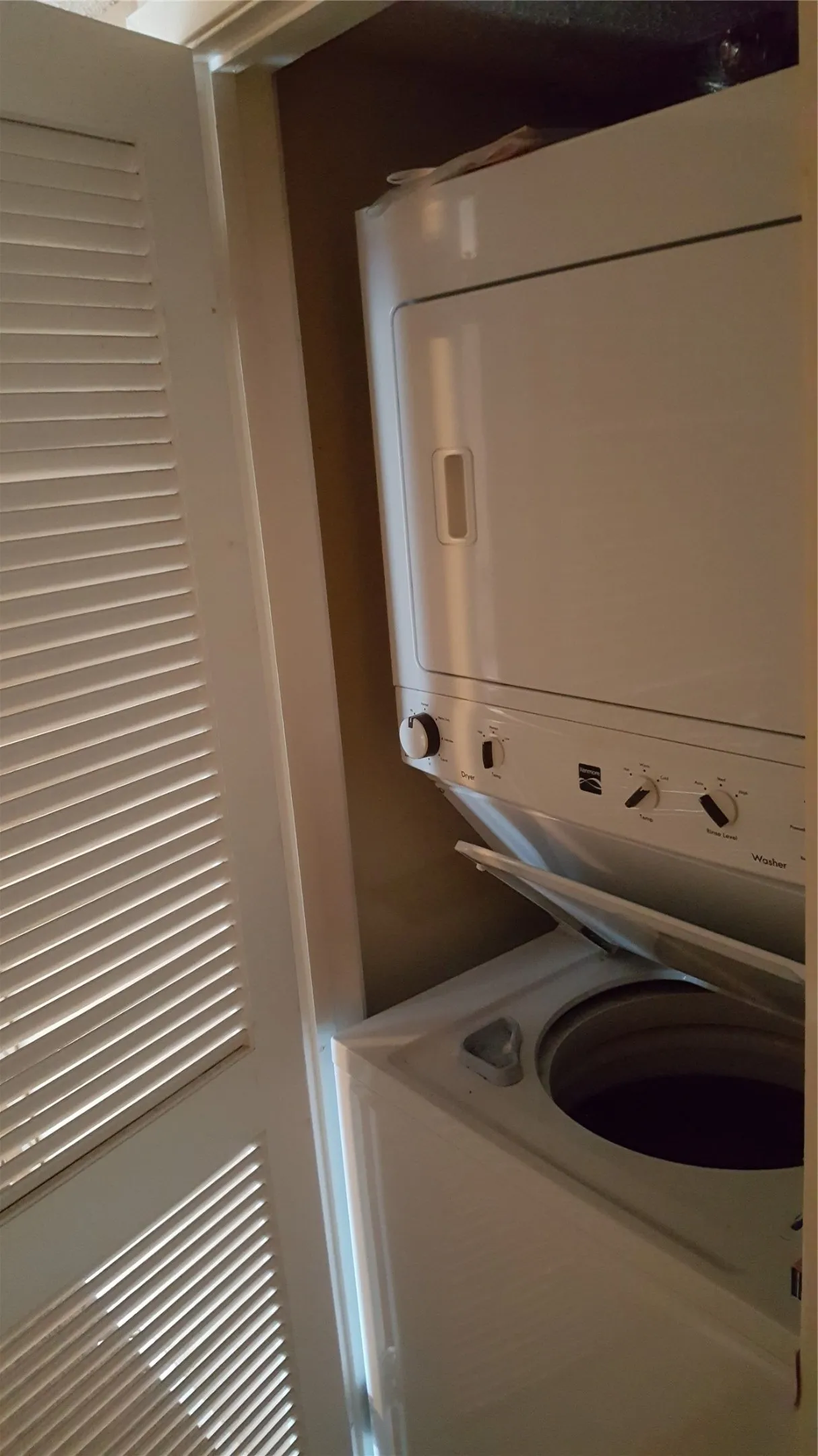 Stackable washer dryer