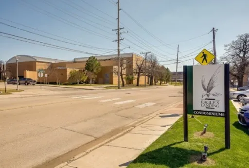 Condominium For Rent in Denton County , 218 N Texas Boulevard, Denton, Texas 76201, 3 Bedroom, 2 Bathroom, Garage spaces, 1,139 Sqft, built in 1985, mls#21251223, Real Estate Agent in Denton, Homes For Rent in Denton county, Homes For Rent in Denton, Realtor in Denton Texas, Real Estate Brokerage Independent Realty Texas, Luminita Cordes Realtor