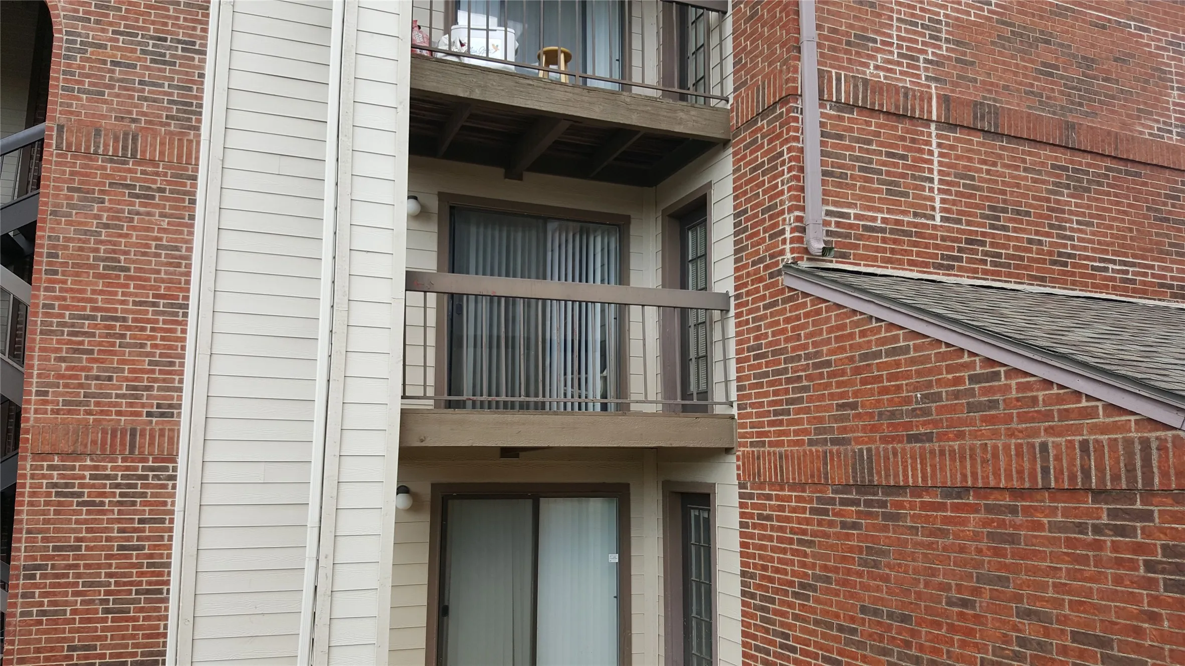 Condominium For Rent in Denton County , 218 N Texas Boulevard, Denton, Texas 76201, 3 Bedroom, 2 Bathroom, Garage spaces, 1,139 Sqft, built in 1985, mls#21251223, Real Estate Agent in Denton, Homes For Rent in Denton county, Homes For Rent in Denton, Realtor in Denton Texas, Real Estate Brokerage Independent Realty Texas, Luminita Cordes Realtor