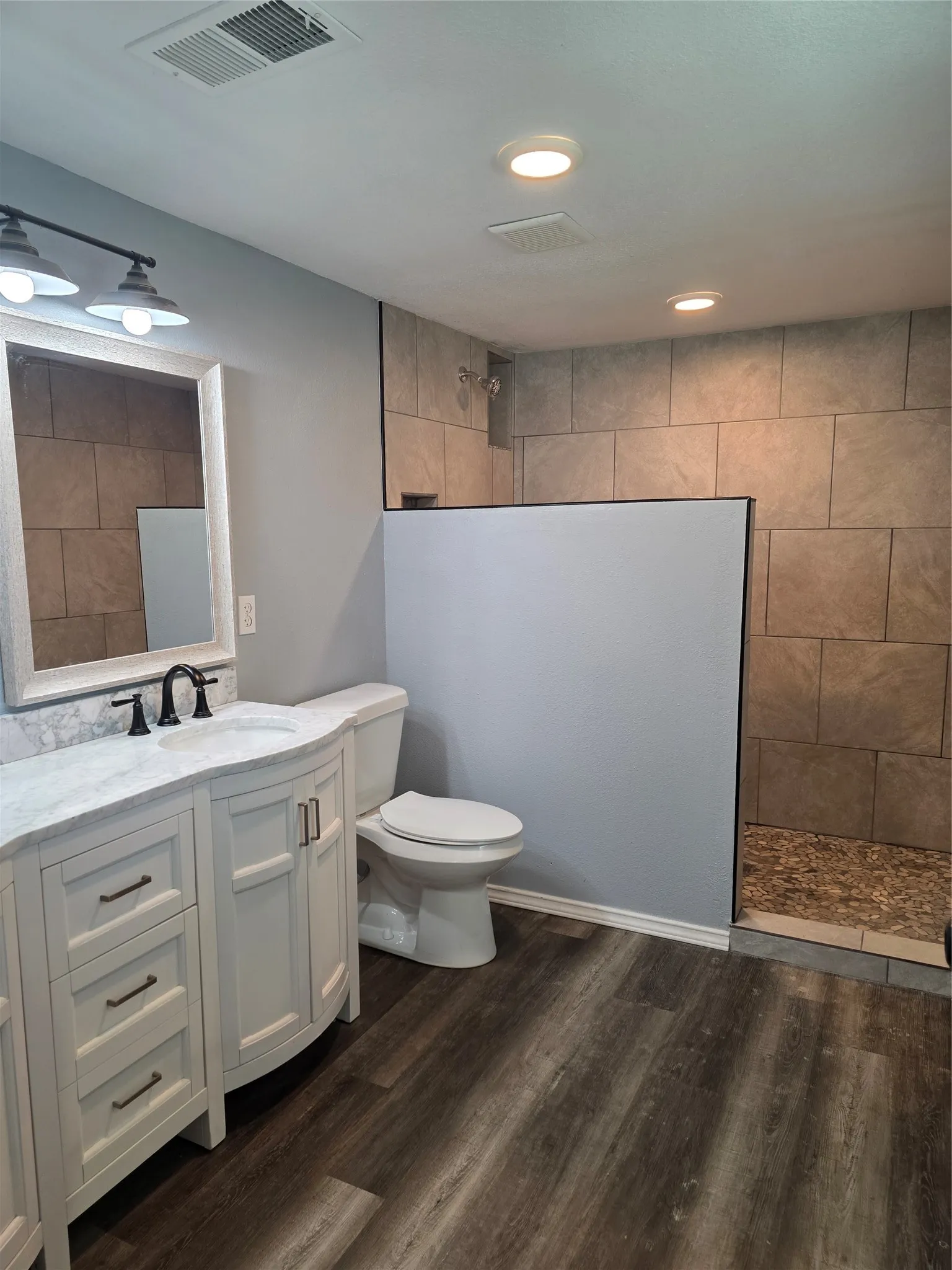 Single Family Residence For Sale in Johnson County , 405 W Graham Street, Godley, Texas 76044, 3 Bedroom, 2 Bathroom, Garage spaces, 1,764 Sqft, built in 1913, Preowned, mls#21251218, Real Estate Agent in Godley, Homes For Sale in Johnson county, Homes For Sale in Godley, Realtor in Godley Texas, Real Estate Brokerage Independent Realty Texas, Luminita Cordes Realtor