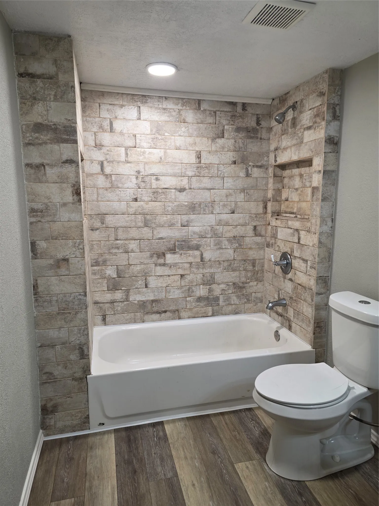 Single Family Residence For Sale in Johnson County , 405 W Graham Street, Godley, Texas 76044, 3 Bedroom, 2 Bathroom, Garage spaces, 1,764 Sqft, built in 1913, Preowned, mls#21251218, Real Estate Agent in Godley, Homes For Sale in Johnson county, Homes For Sale in Godley, Realtor in Godley Texas, Real Estate Brokerage Independent Realty Texas, Luminita Cordes Realtor