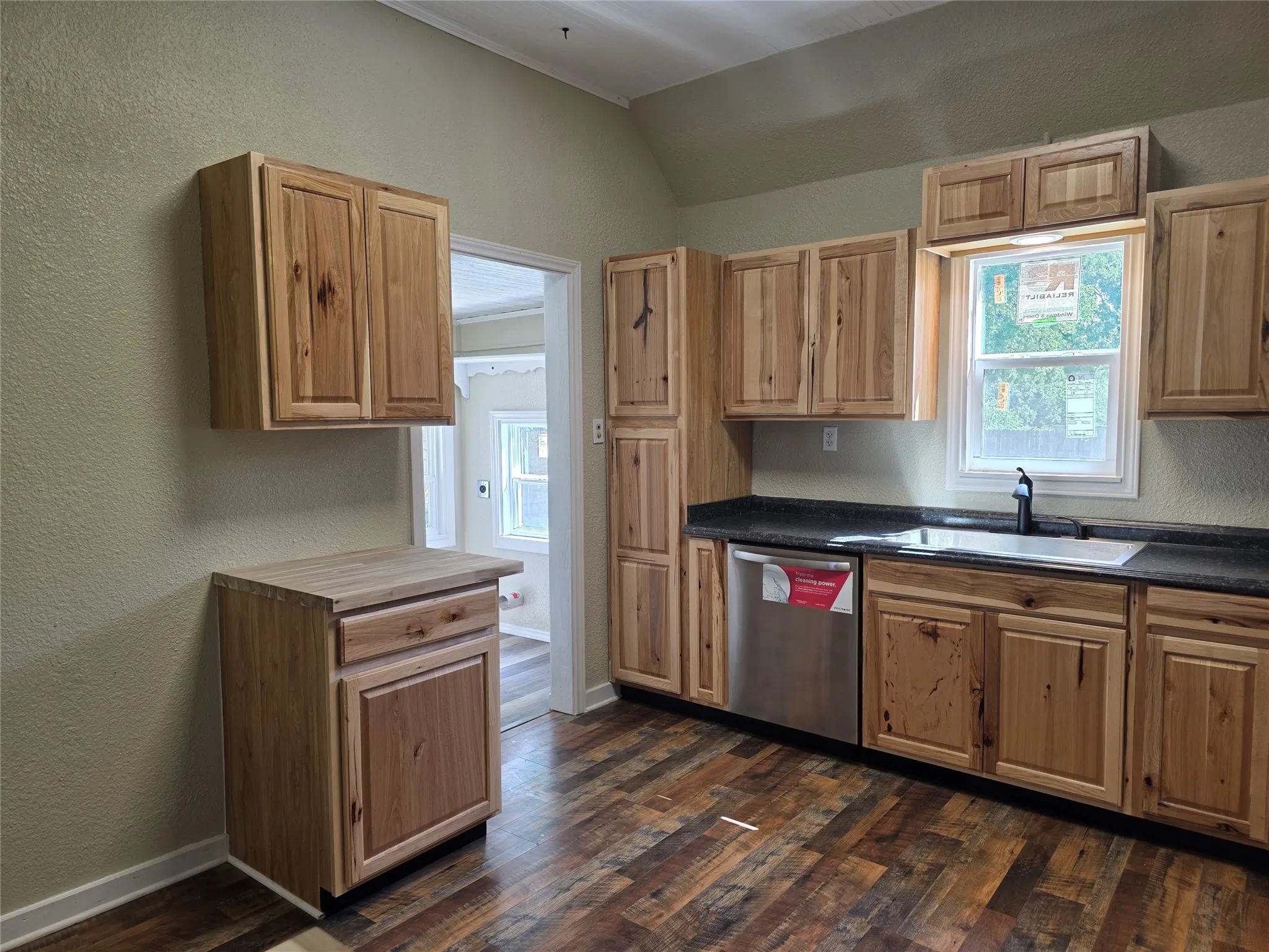 Single Family Residence For Sale in Johnson County , 405 W Graham Street, Godley, Texas 76044, 3 Bedroom, 2 Bathroom, Garage spaces, 1,764 Sqft, built in 1913, Preowned, mls#21251218, Real Estate Agent in Godley, Homes For Sale in Johnson county, Homes For Sale in Godley, Realtor in Godley Texas, Real Estate Brokerage Independent Realty Texas, Luminita Cordes Realtor