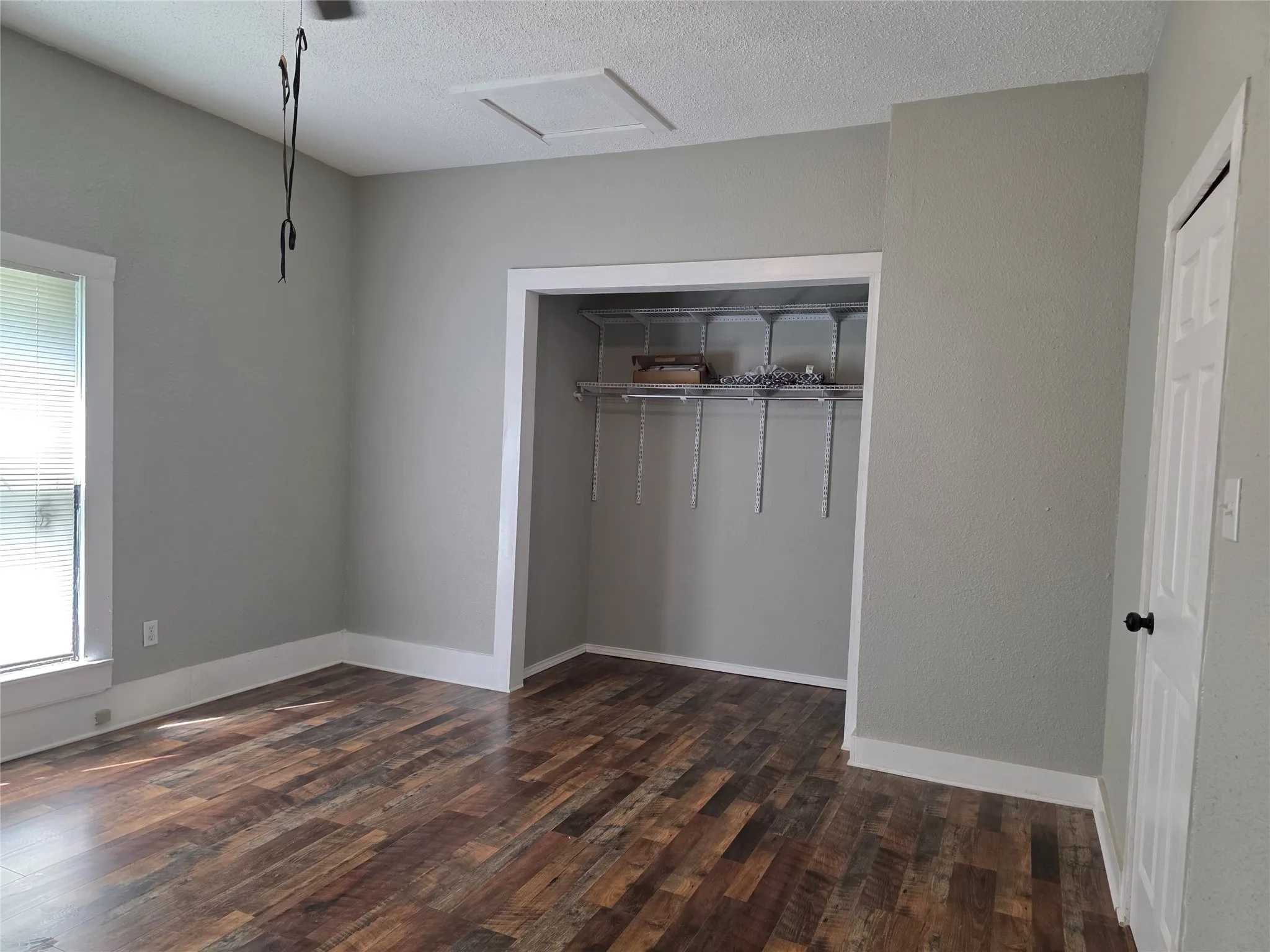 Single Family Residence For Sale in Johnson County , 405 W Graham Street, Godley, Texas 76044, 3 Bedroom, 2 Bathroom, Garage spaces, 1,764 Sqft, built in 1913, Preowned, mls#21251218, Real Estate Agent in Godley, Homes For Sale in Johnson county, Homes For Sale in Godley, Realtor in Godley Texas, Real Estate Brokerage Independent Realty Texas, Luminita Cordes Realtor
