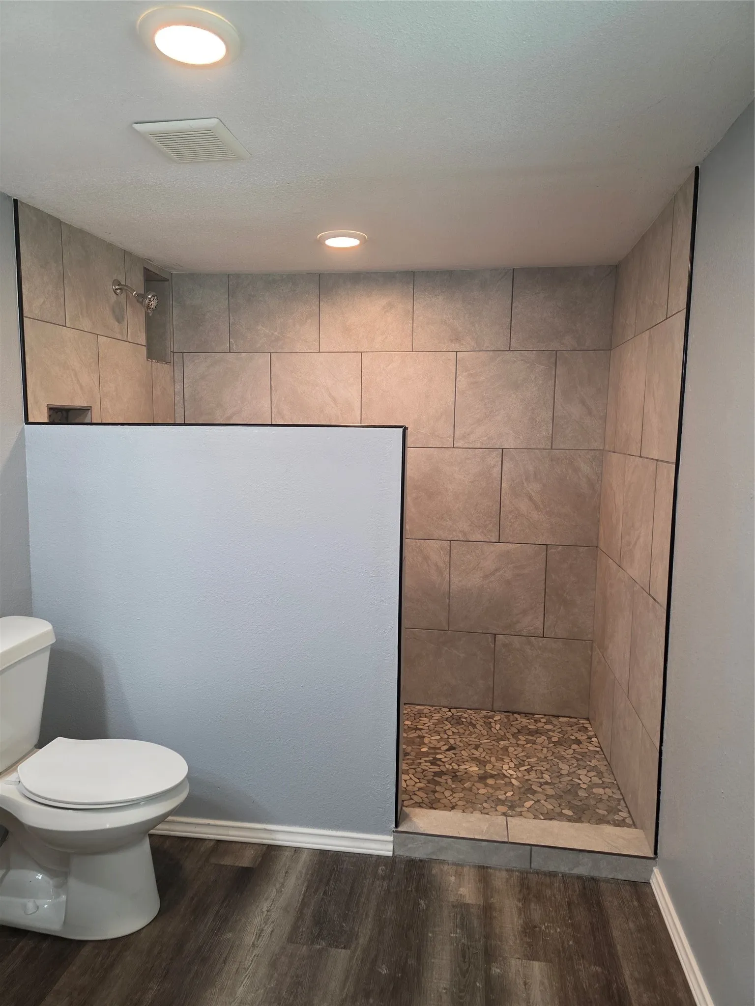 Single Family Residence For Sale in Johnson County , 405 W Graham Street, Godley, Texas 76044, 3 Bedroom, 2 Bathroom, Garage spaces, 1,764 Sqft, built in 1913, Preowned, mls#21251218, Real Estate Agent in Godley, Homes For Sale in Johnson county, Homes For Sale in Godley, Realtor in Godley Texas, Real Estate Brokerage Independent Realty Texas, Luminita Cordes Realtor