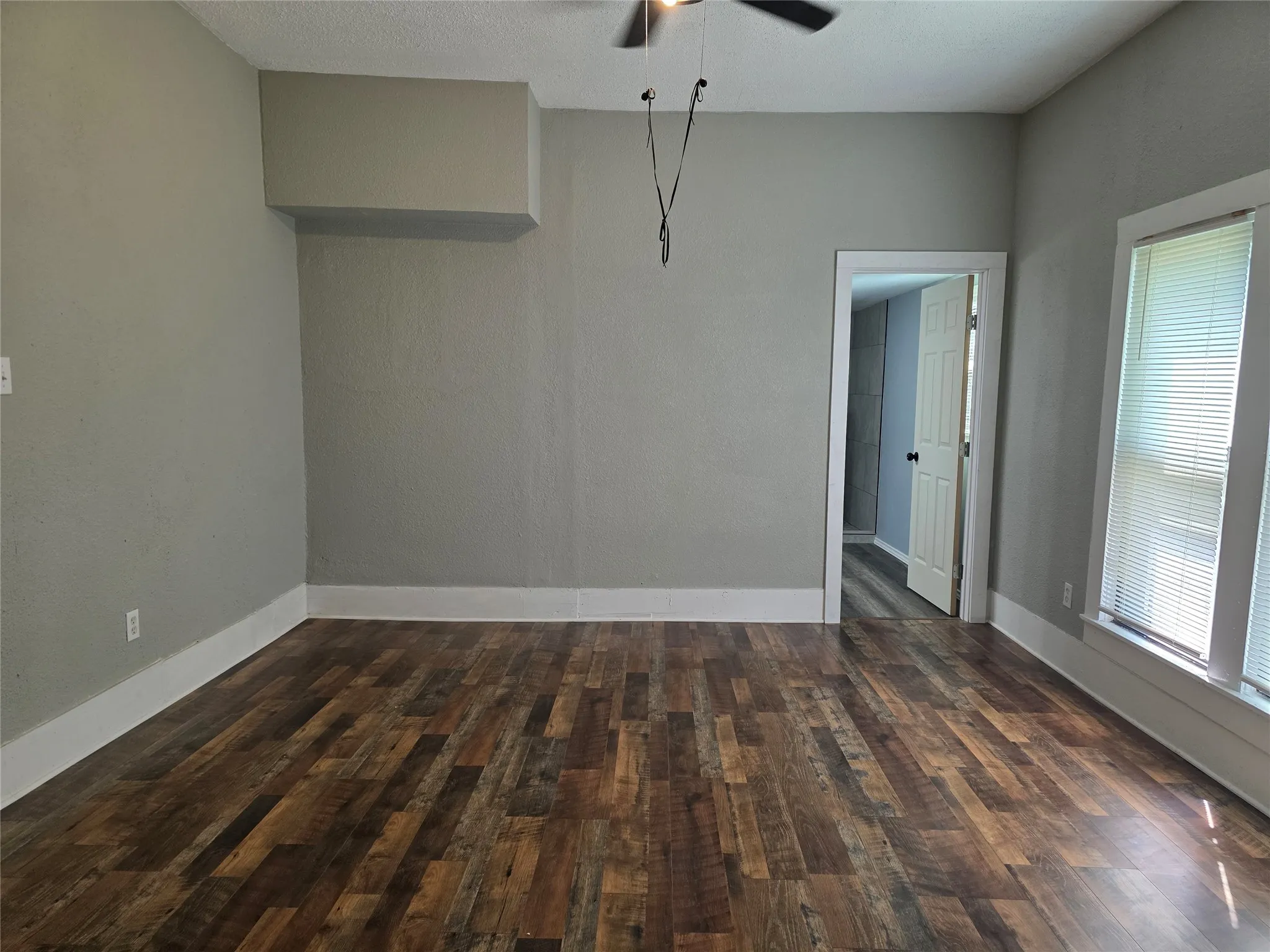 Single Family Residence For Sale in Johnson County , 405 W Graham Street, Godley, Texas 76044, 3 Bedroom, 2 Bathroom, Garage spaces, 1,764 Sqft, built in 1913, Preowned, mls#21251218, Real Estate Agent in Godley, Homes For Sale in Johnson county, Homes For Sale in Godley, Realtor in Godley Texas, Real Estate Brokerage Independent Realty Texas, Luminita Cordes Realtor